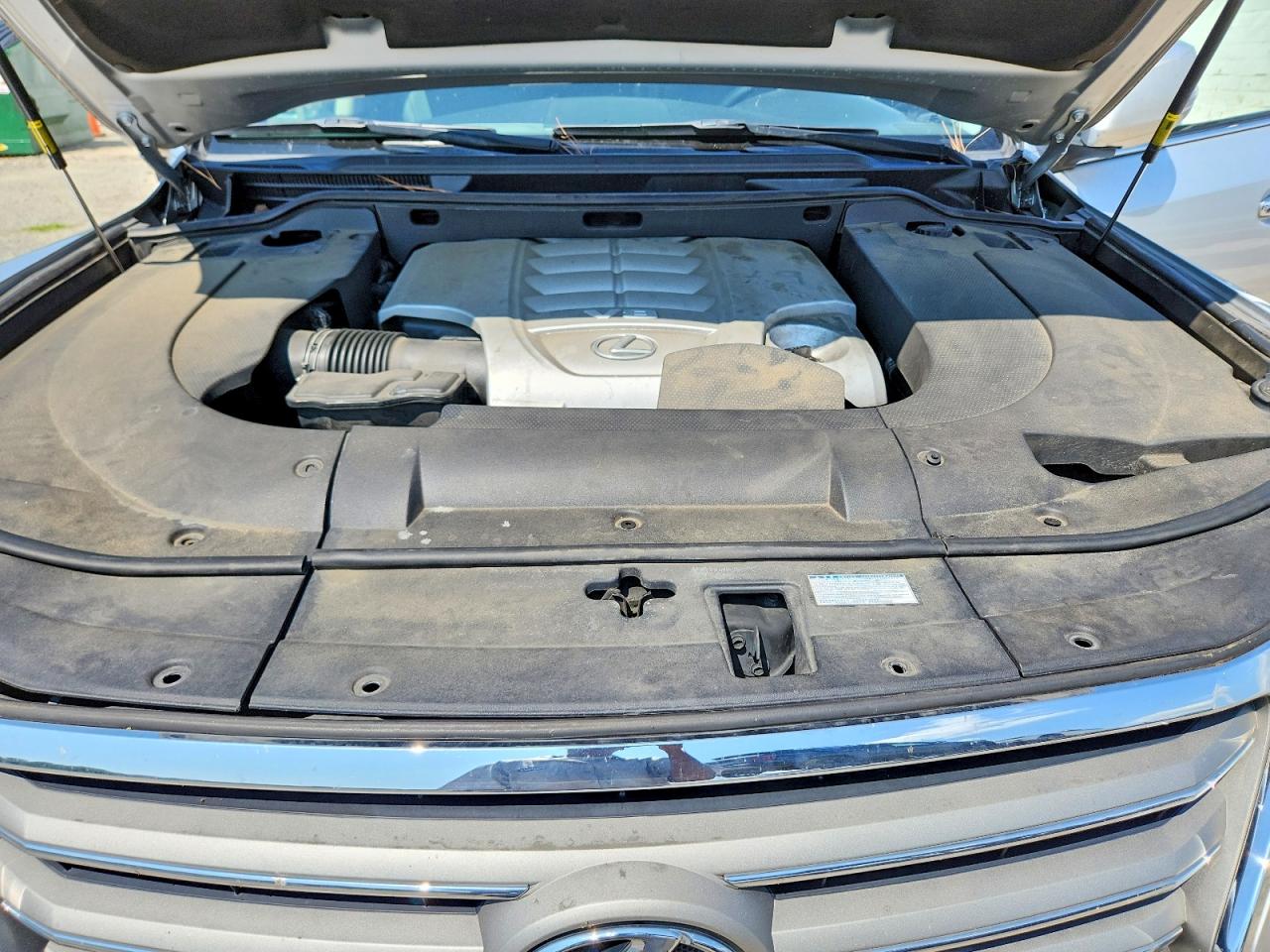2014 Lexus Lx 570 Серебряный vin: JTJHY7AX0E4134150