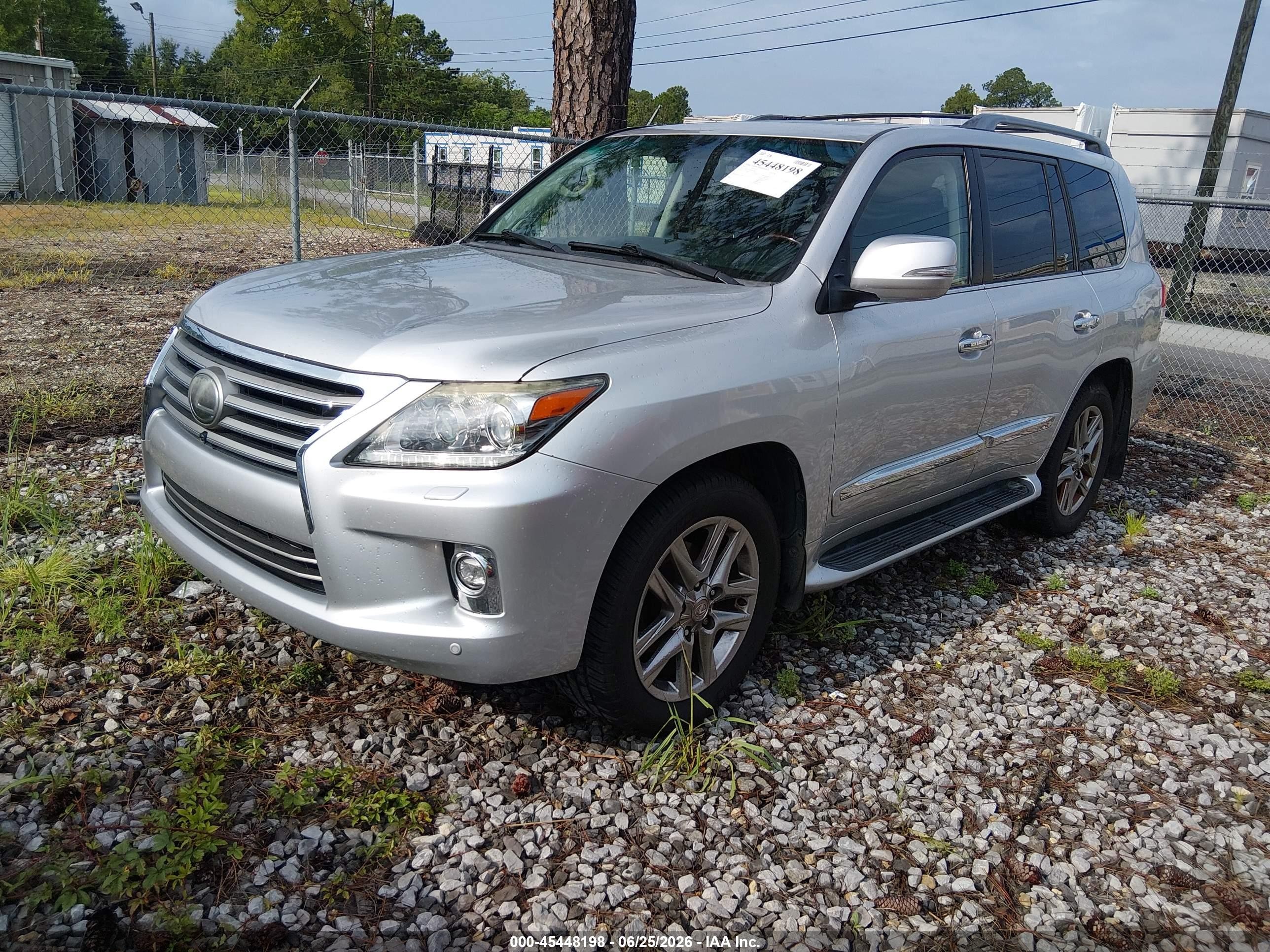 2015 Lexus Lx 570   Silver vin: JTJHY7AX0F4165805