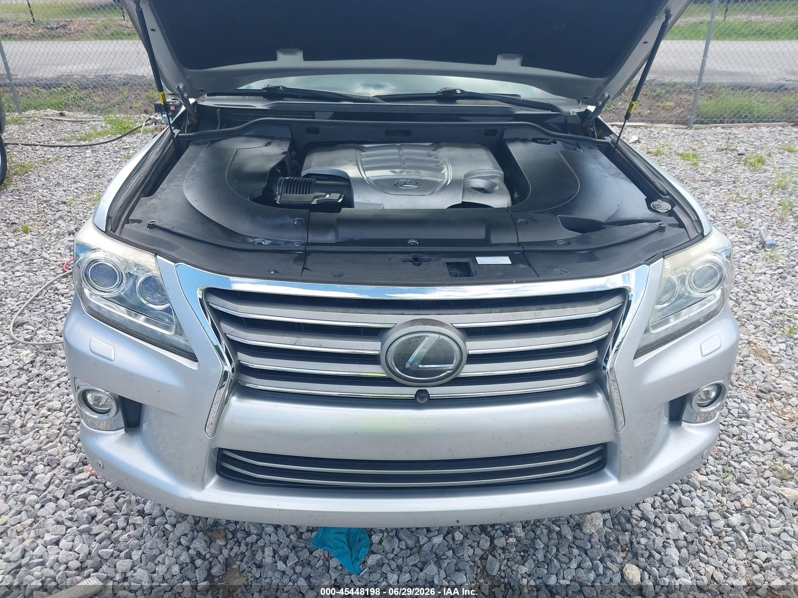2015 Lexus Lx 570   Silver vin: JTJHY7AX0F4165805