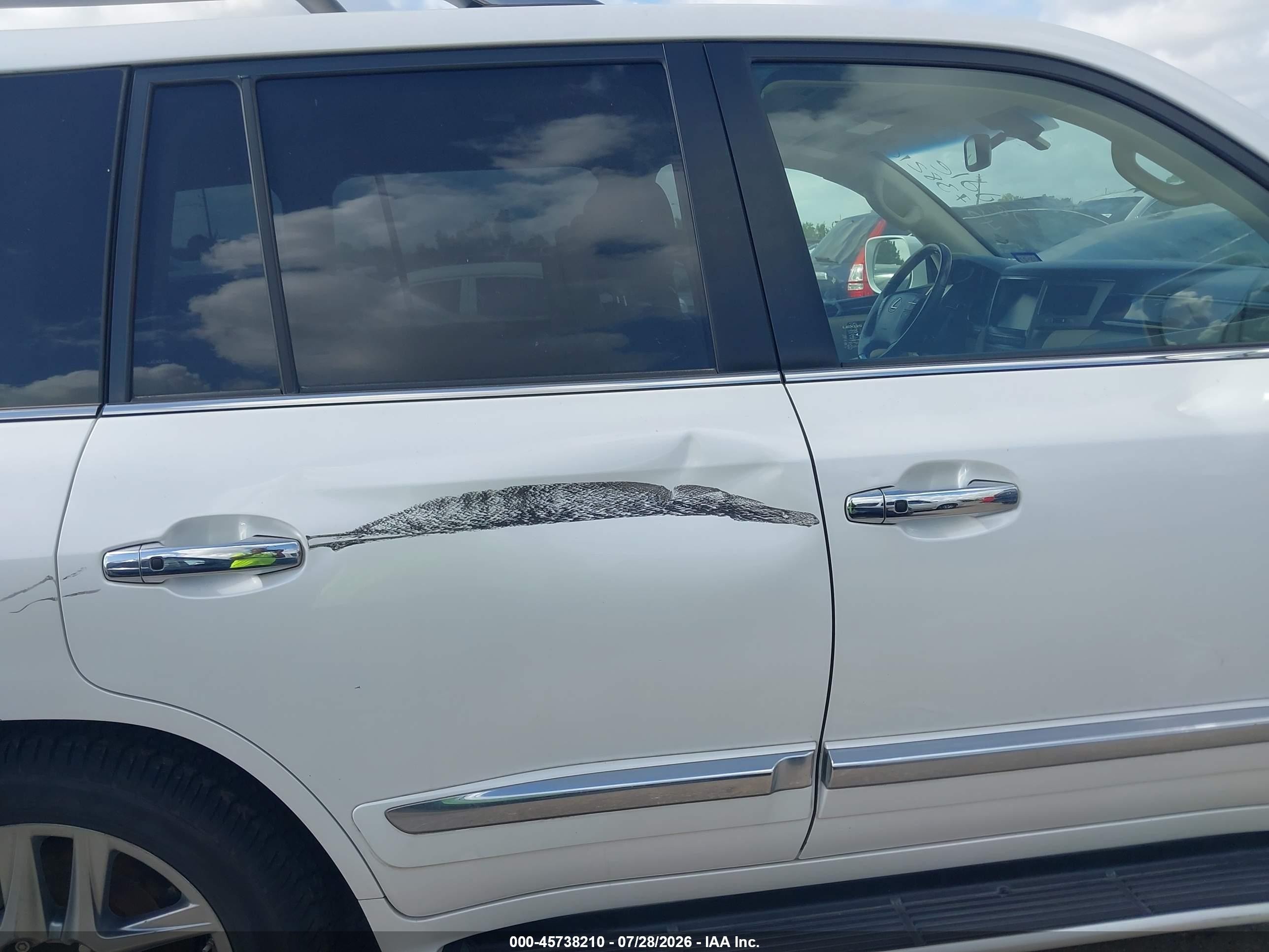 2015 Lexus Lx 570   White vin: JTJHY7AX0F4168574