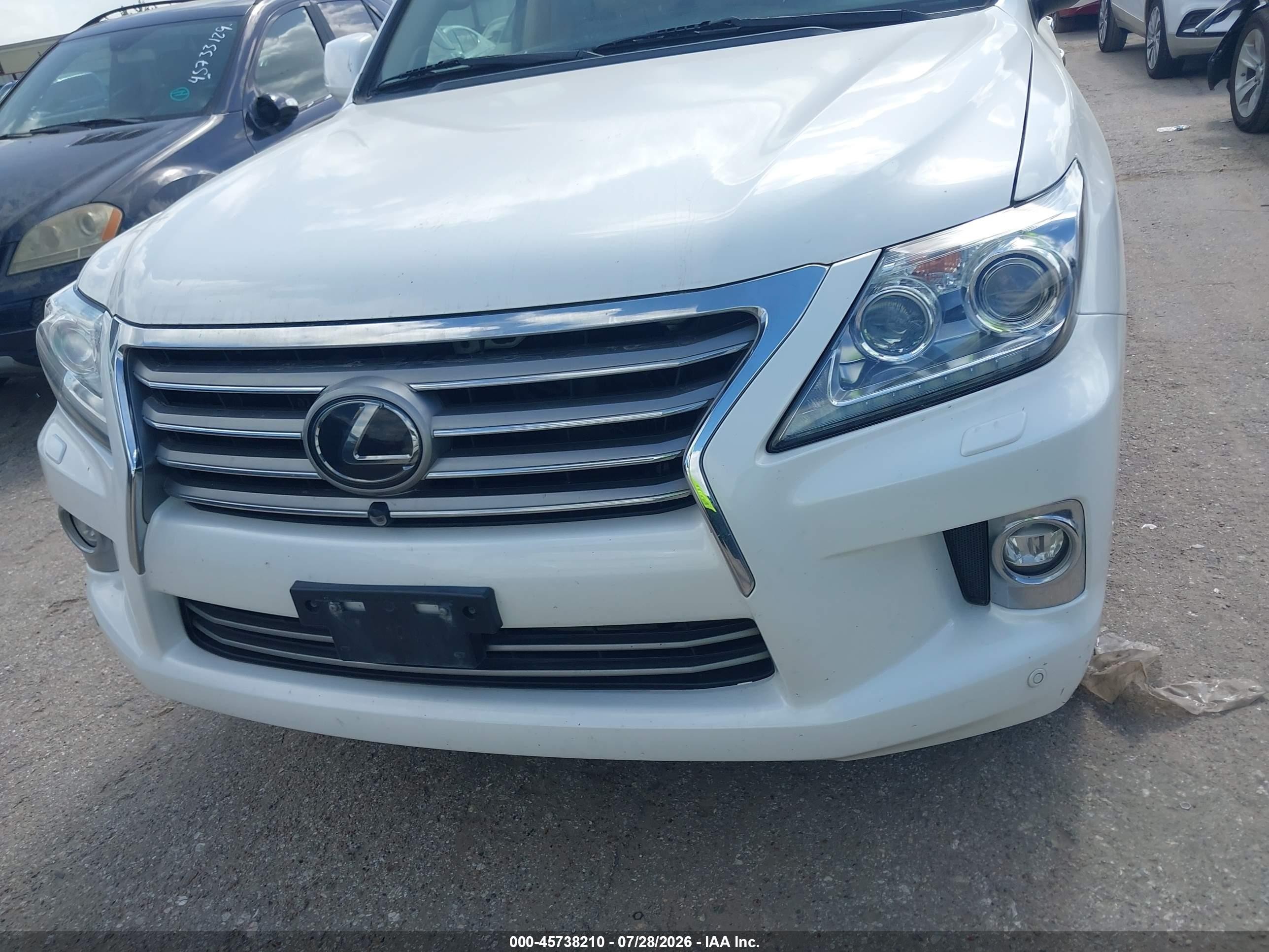 2015 Lexus Lx 570   White vin: JTJHY7AX0F4168574