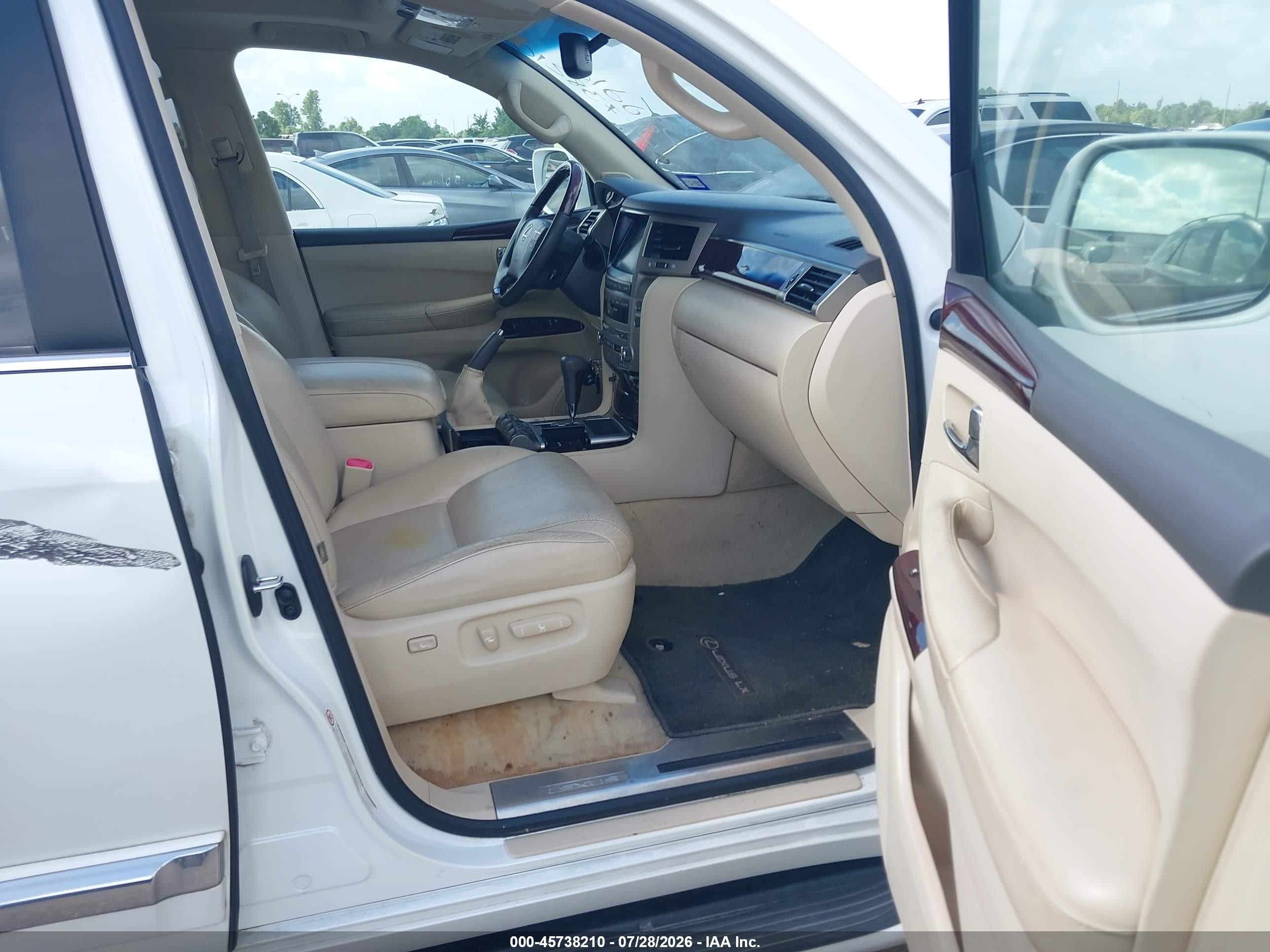 2015 Lexus Lx 570   White vin: JTJHY7AX0F4168574