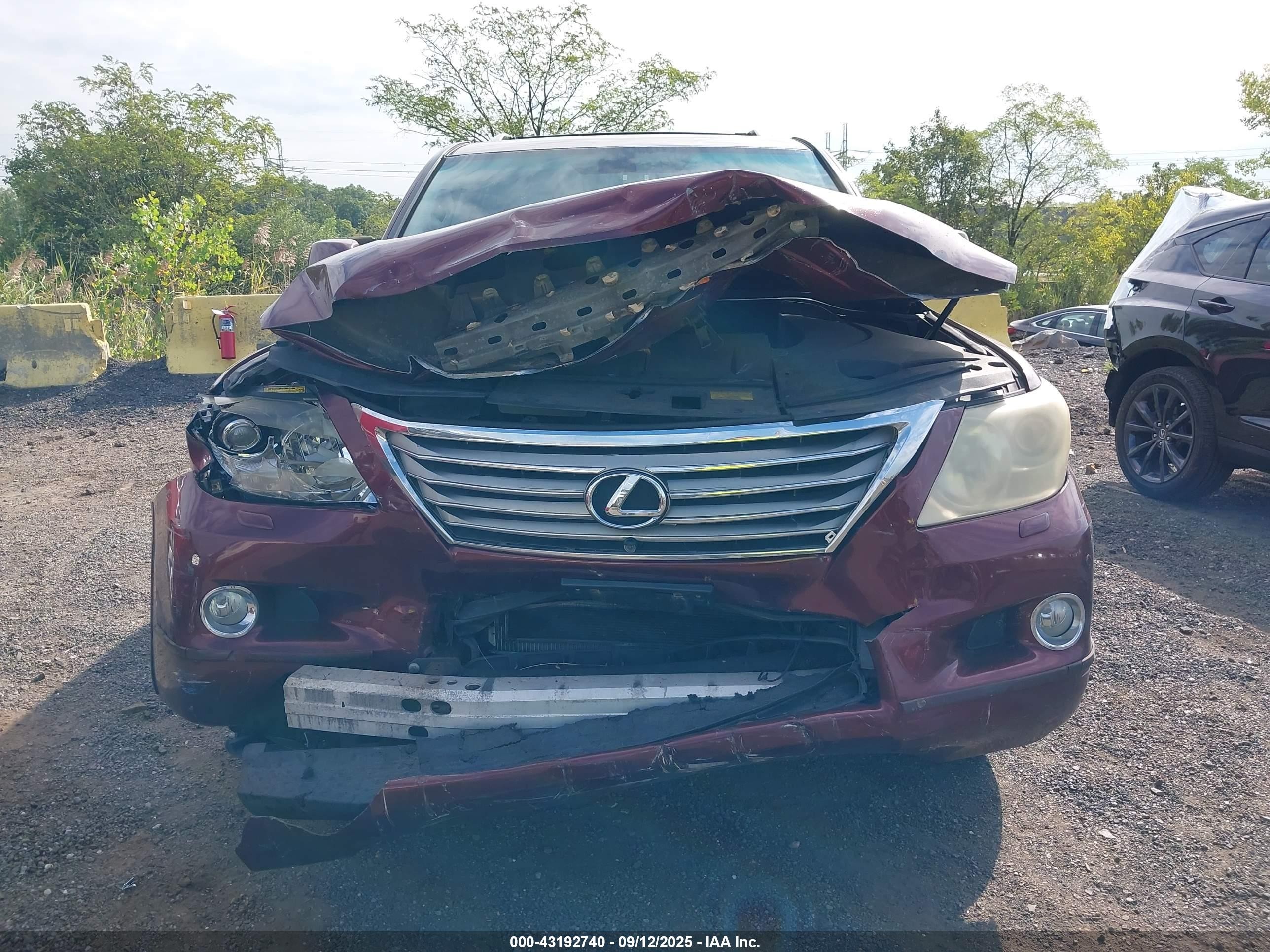 2010 Lexus Lx 570   Red vin: JTJHY7AX1A4042216