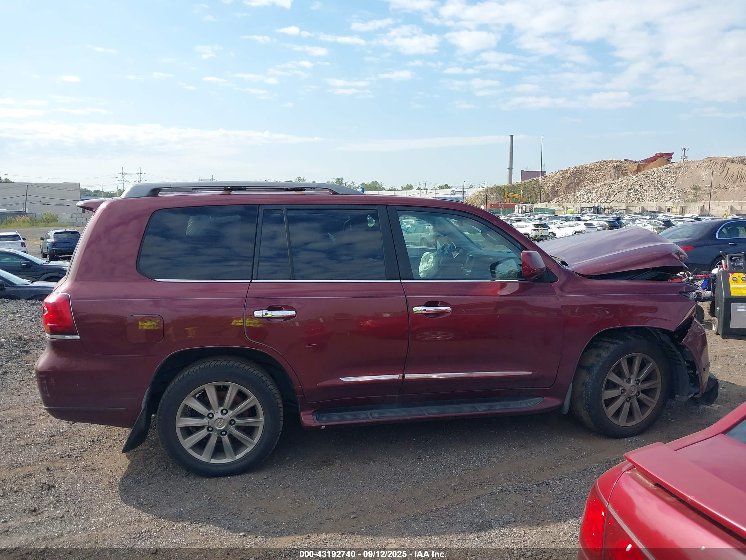 2010 Lexus Lx 570   Red vin: JTJHY7AX1A4042216