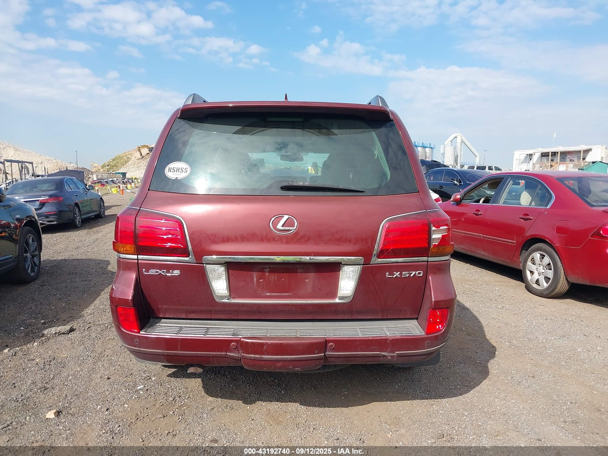 2010 Lexus Lx 570   Red vin: JTJHY7AX1A4042216