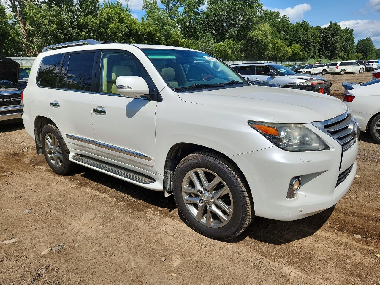 2013 Lexus Lx 570 Белый vin: JTJHY7AX1D4108252