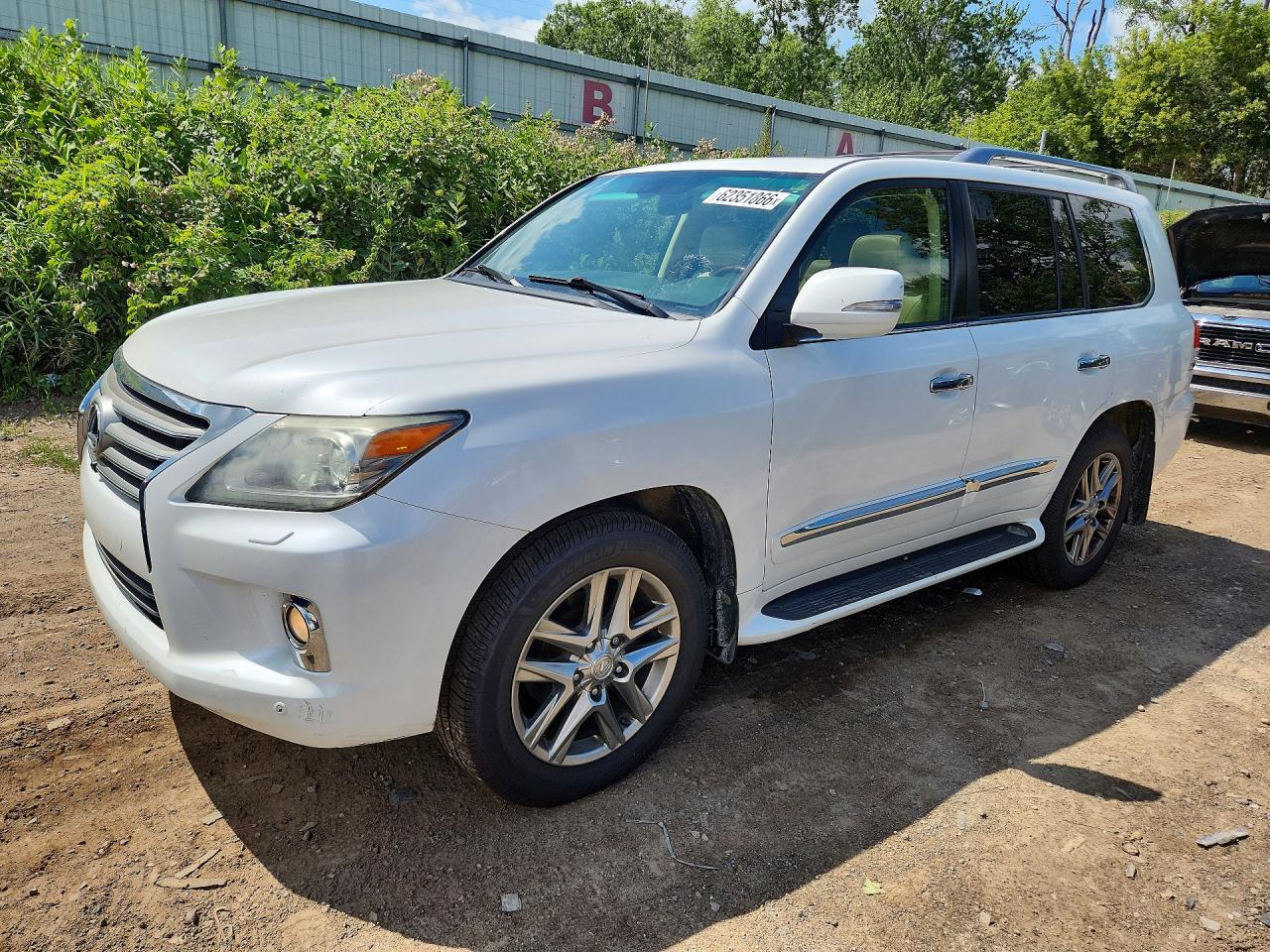 2013 Lexus Lx 570 White vin: JTJHY7AX1D4108252