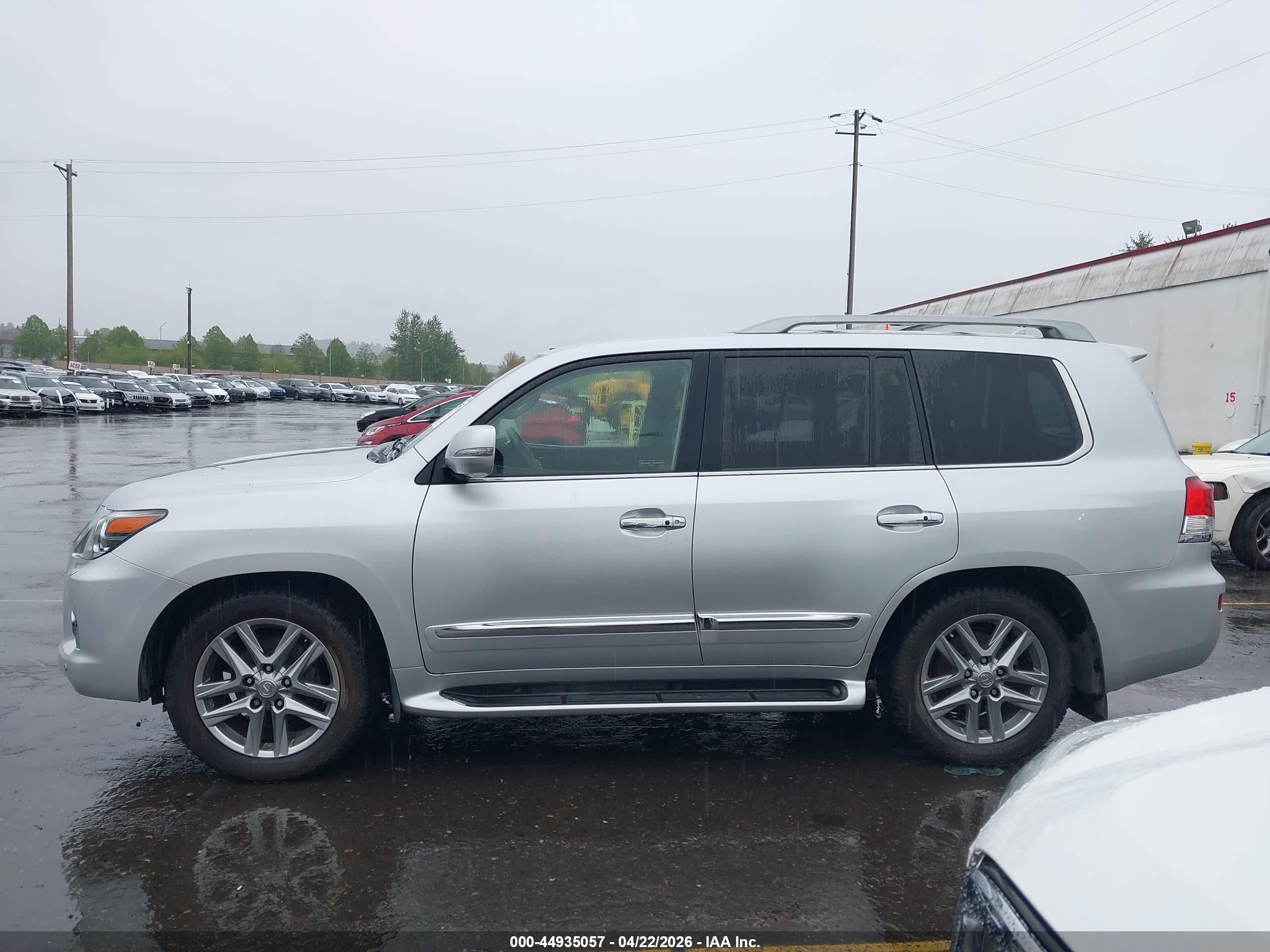 2015 Lexus Lx 570   Silver vin: JTJHY7AX2F4171167