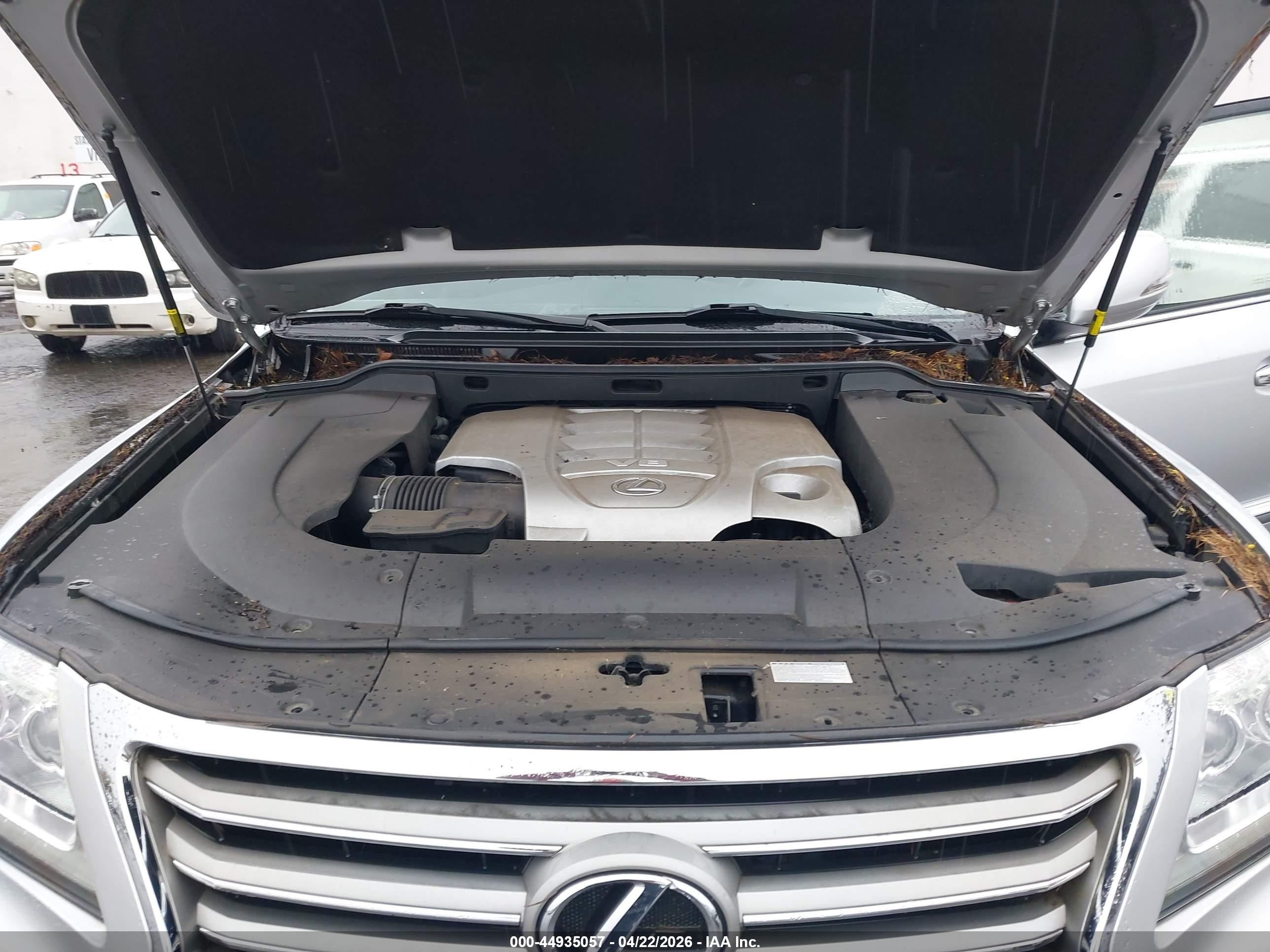 2015 Lexus Lx 570   Silver vin: JTJHY7AX2F4171167
