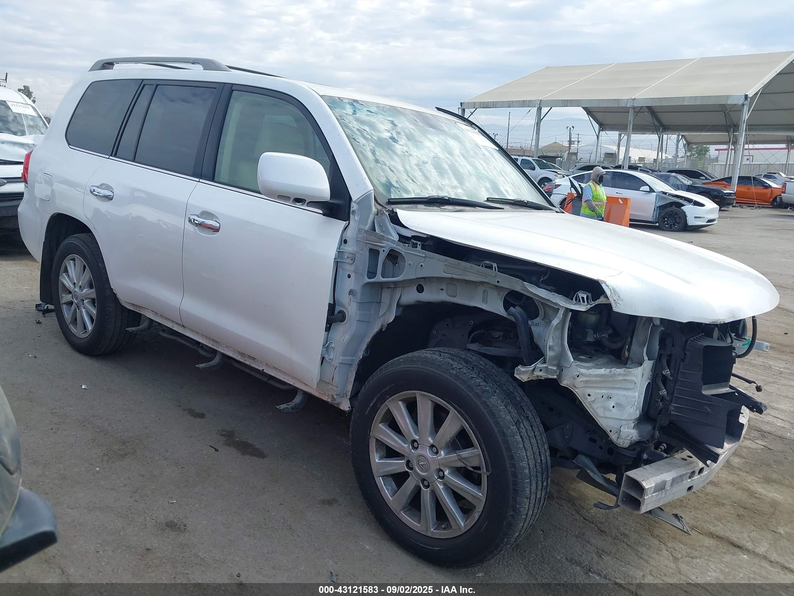 2010 Lexus Lx 570   White vin: JTJHY7AX3A4044680