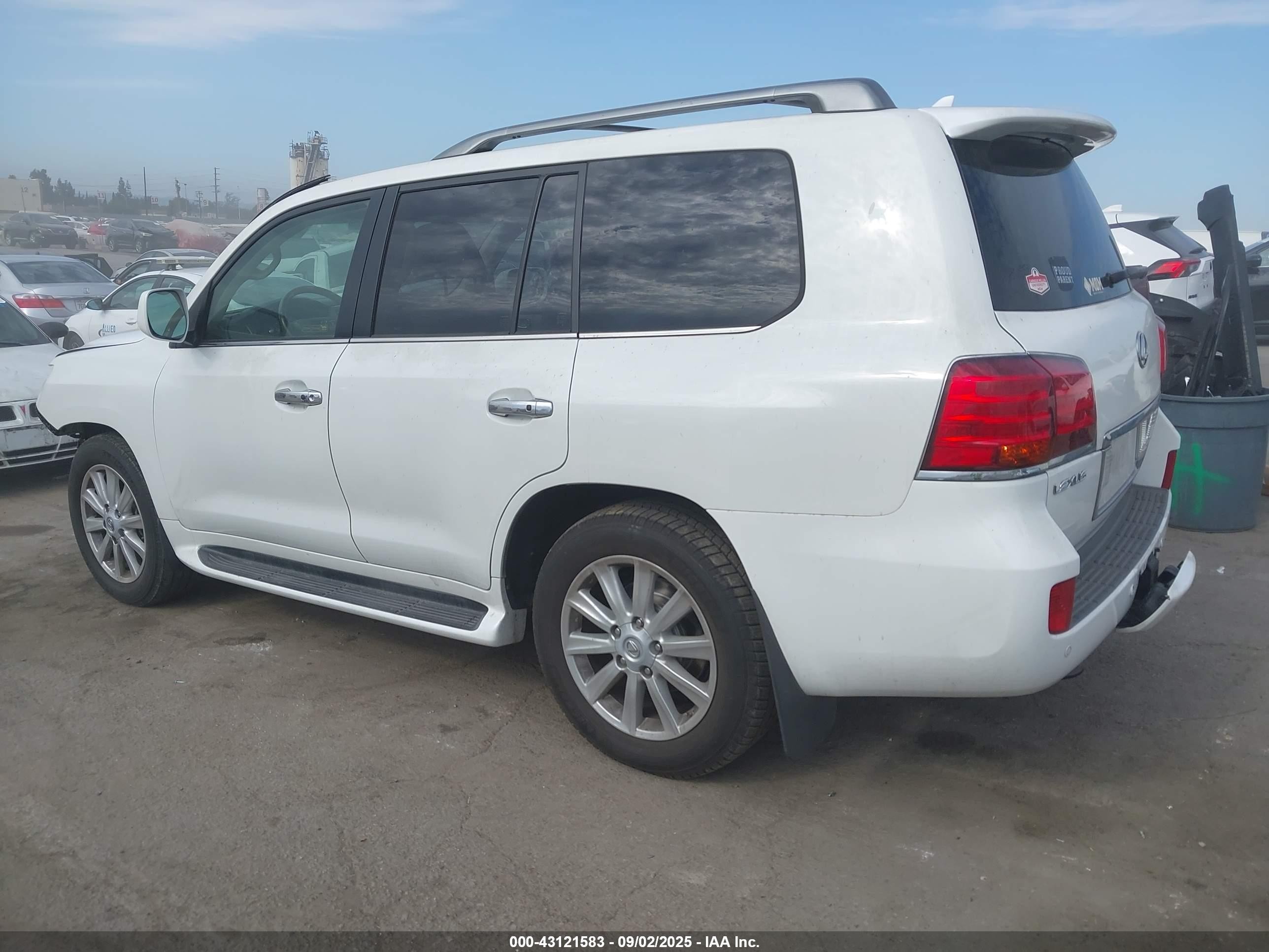 2010 Lexus Lx 570   White vin: JTJHY7AX3A4044680