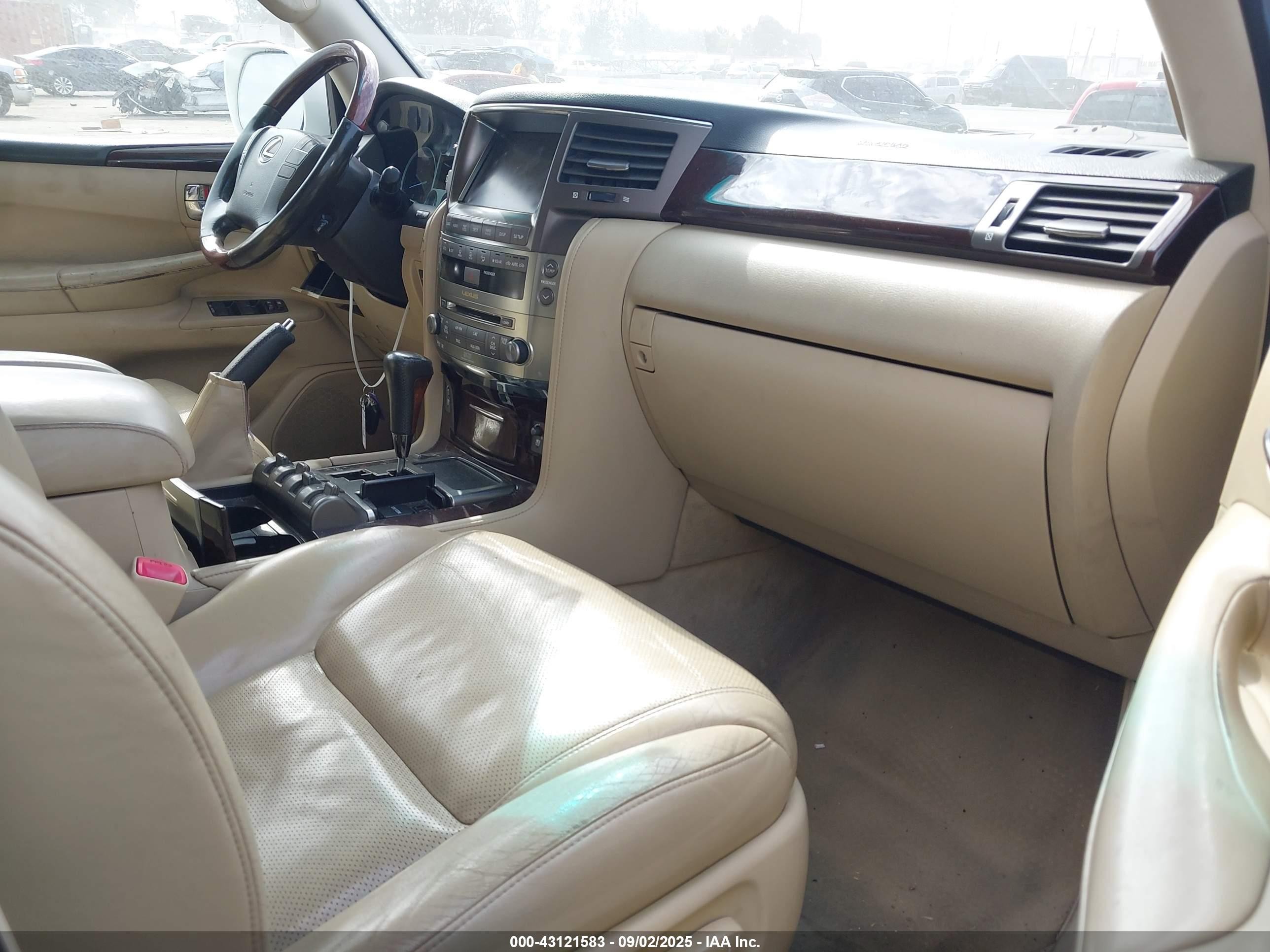 2010 Lexus Lx 570   White vin: JTJHY7AX3A4044680