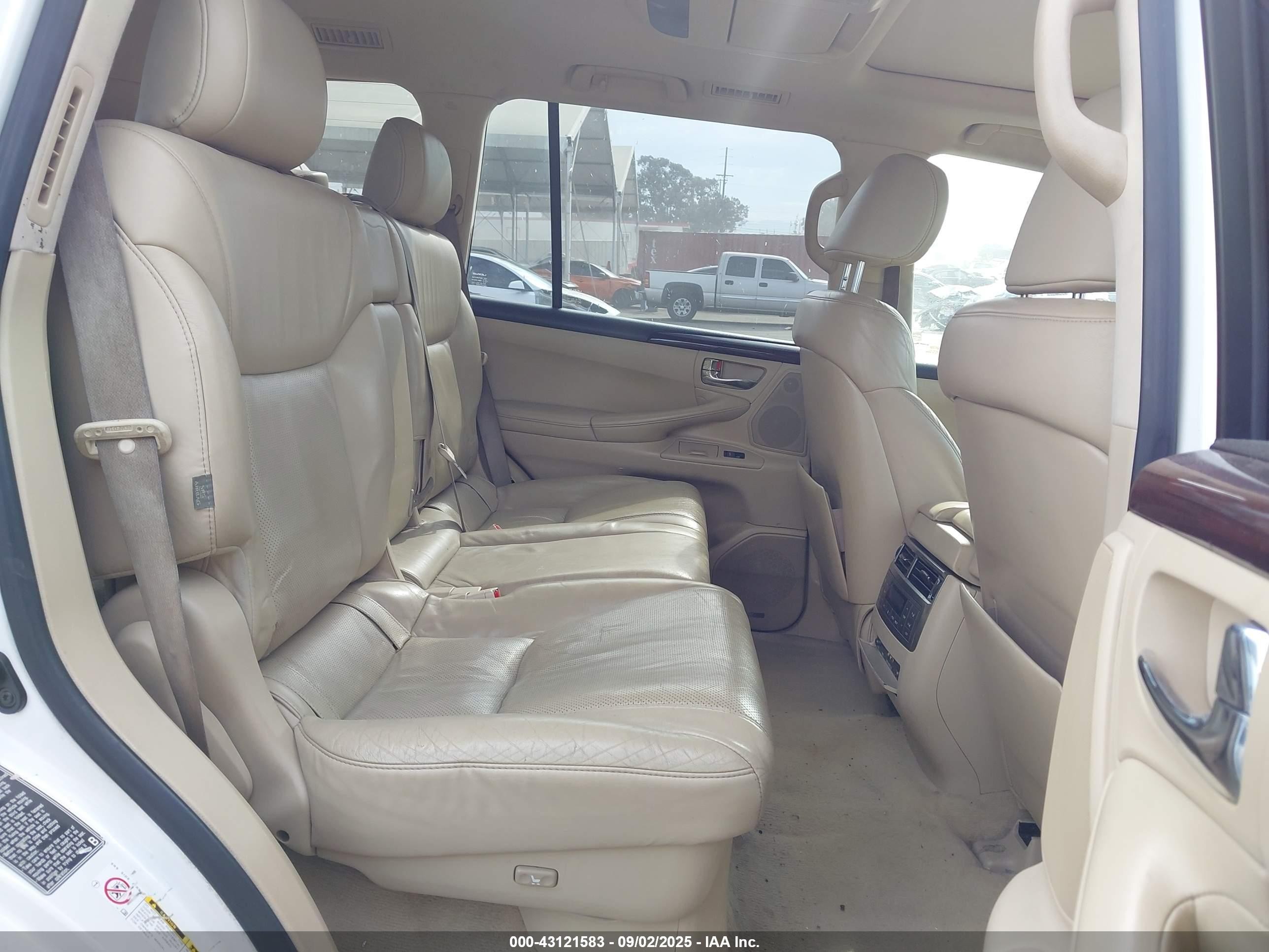 2010 Lexus Lx 570   White vin: JTJHY7AX3A4044680