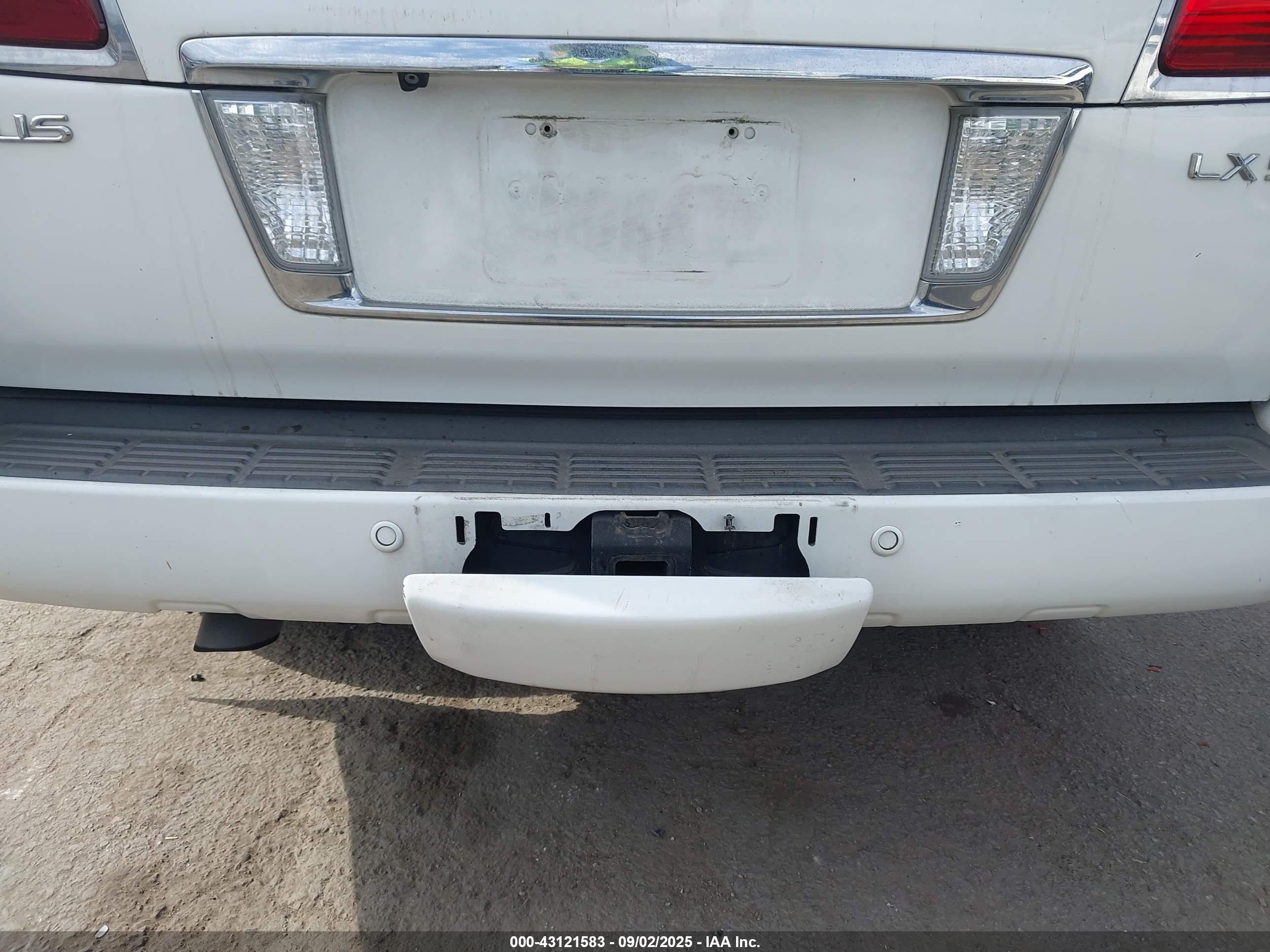 2010 Lexus Lx 570   White vin: JTJHY7AX3A4044680