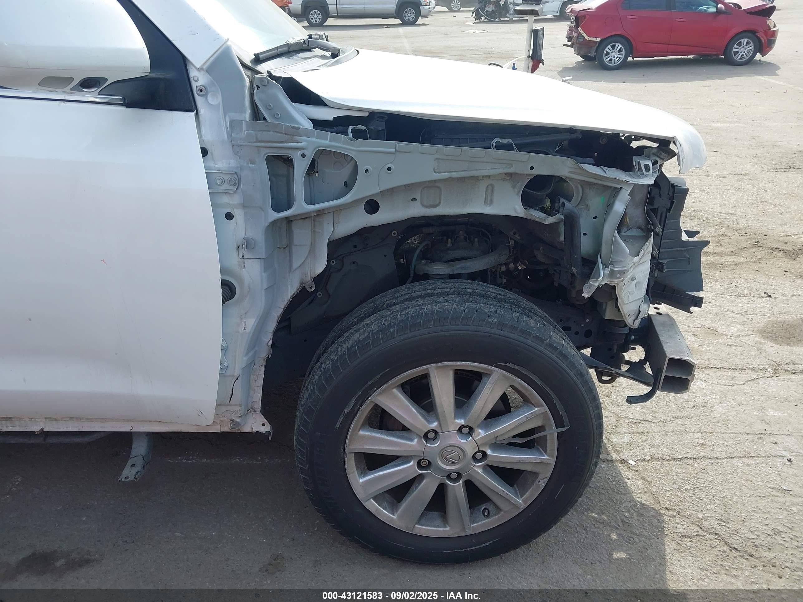 2010 Lexus Lx 570   White vin: JTJHY7AX3A4044680