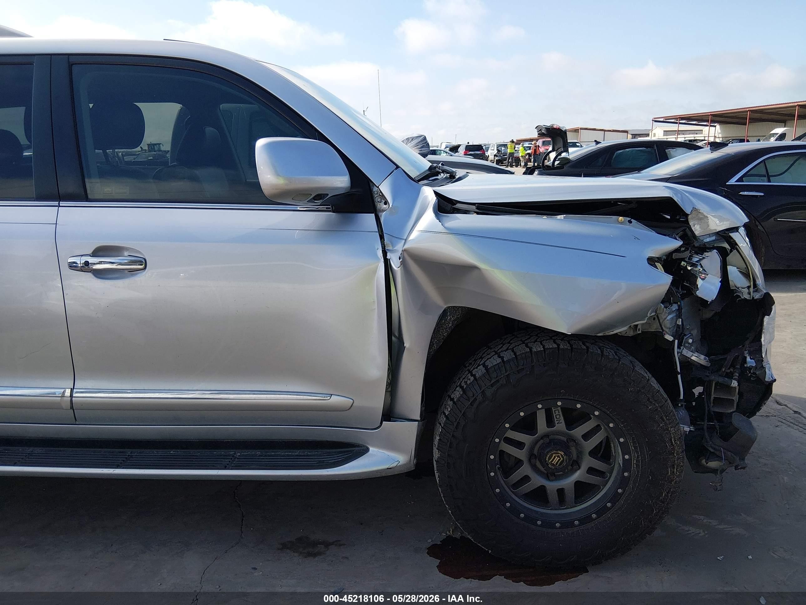 2011 Lexus Lx 570 Silver vin: JTJHY7AX3B4075171