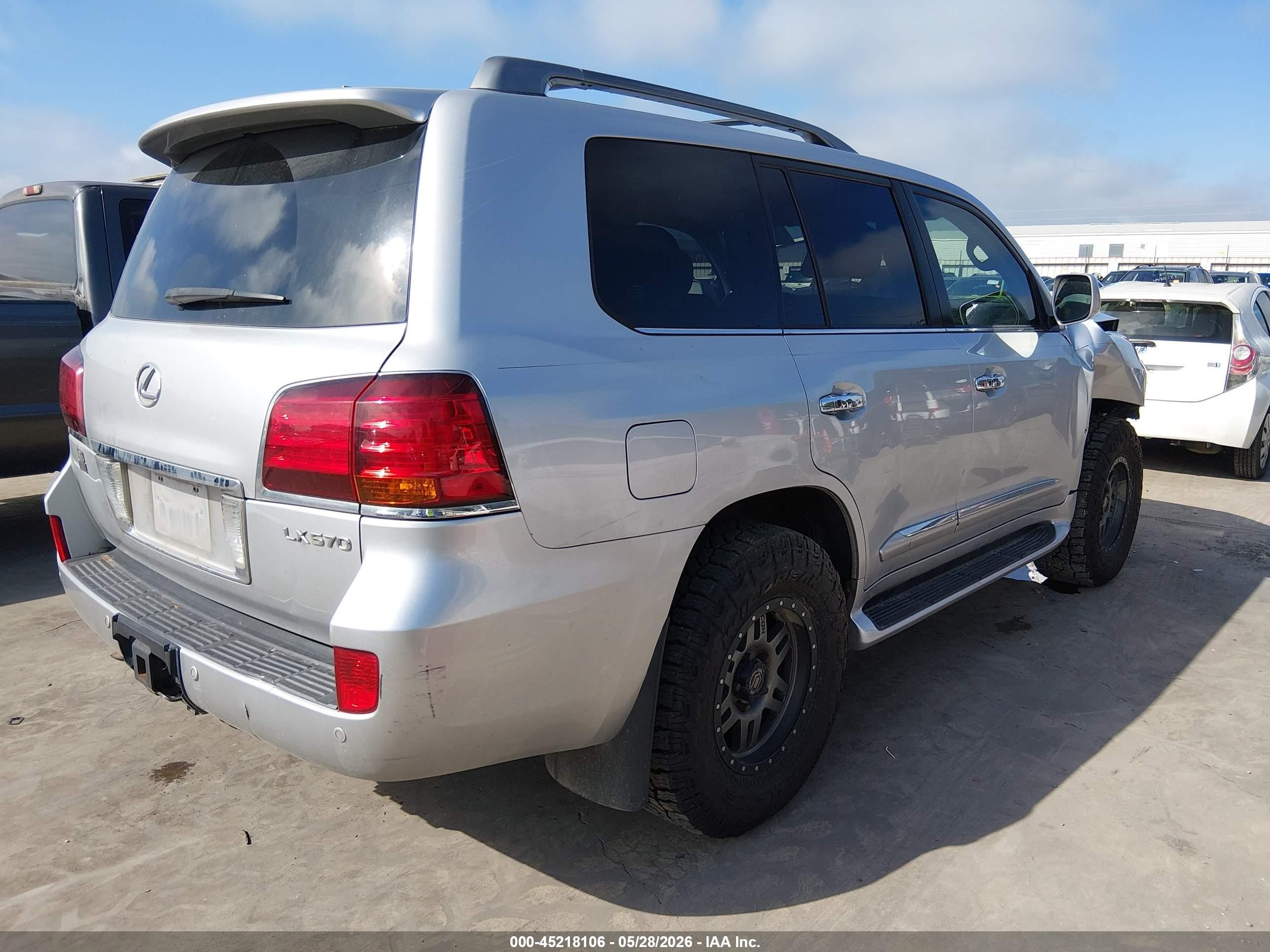 2011 Lexus Lx 570 Silver vin: JTJHY7AX3B4075171