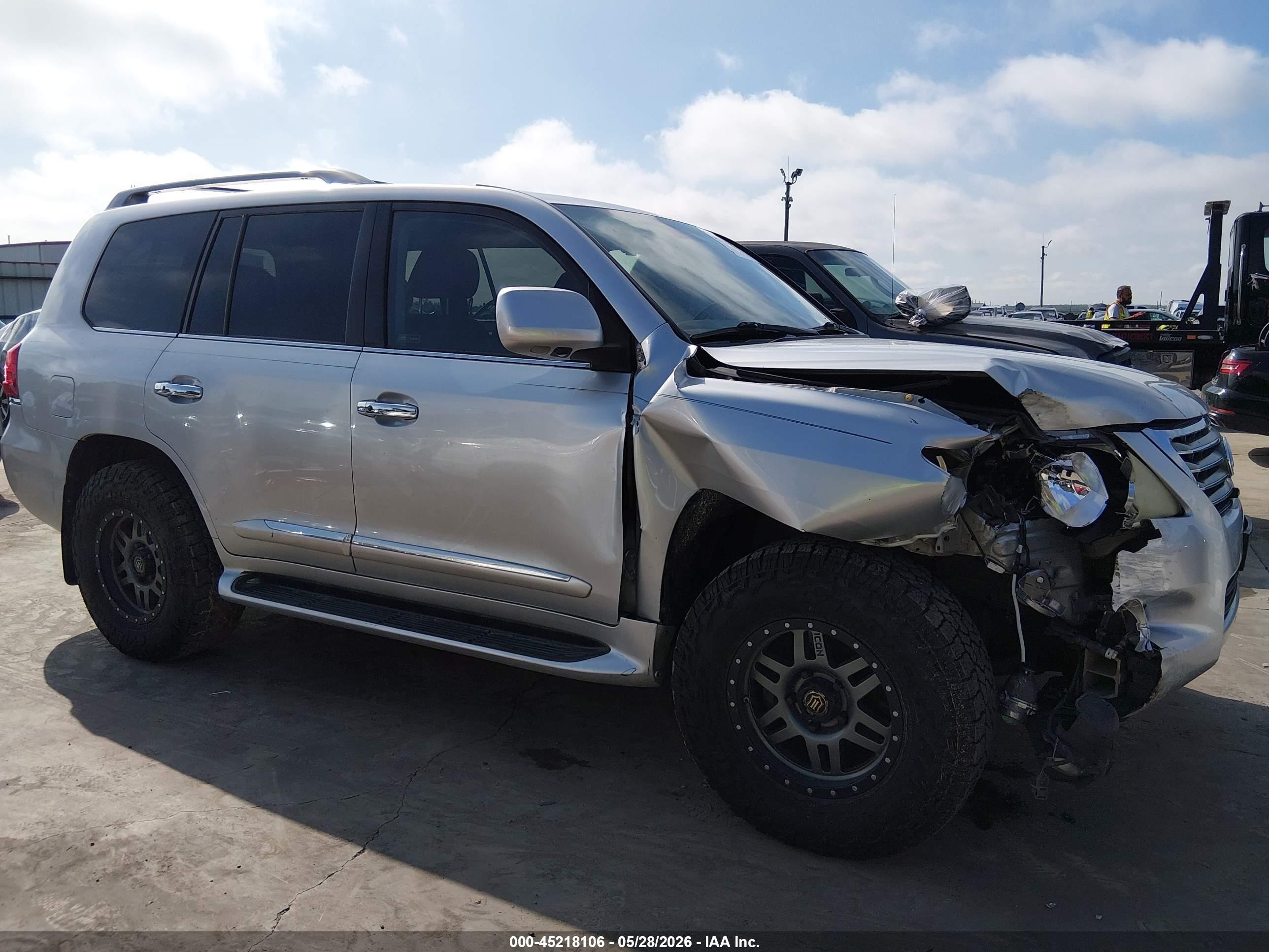 2011 Lexus Lx 570 Silver vin: JTJHY7AX3B4075171