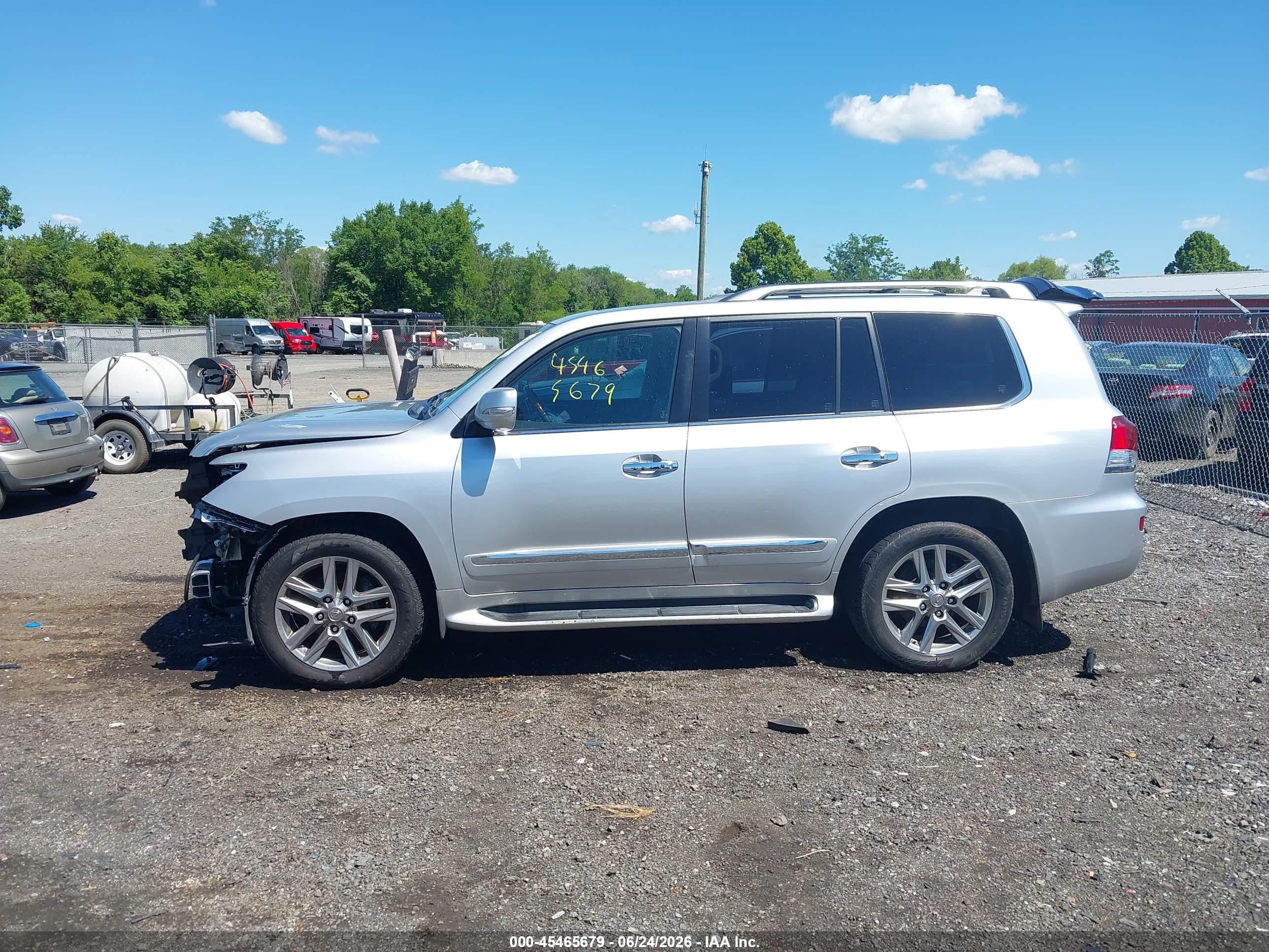 2013 Lexus Lx 570   Silver vin: JTJHY7AX4D4089213