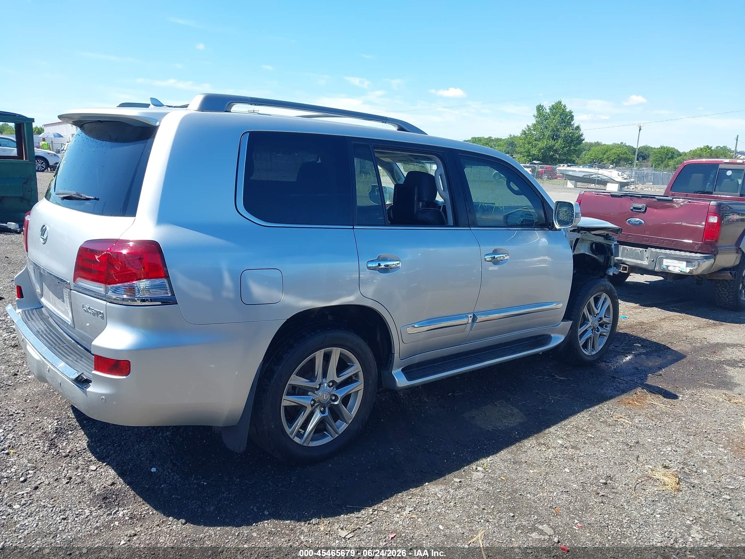 2013 Lexus Lx 570   Silver vin: JTJHY7AX4D4089213