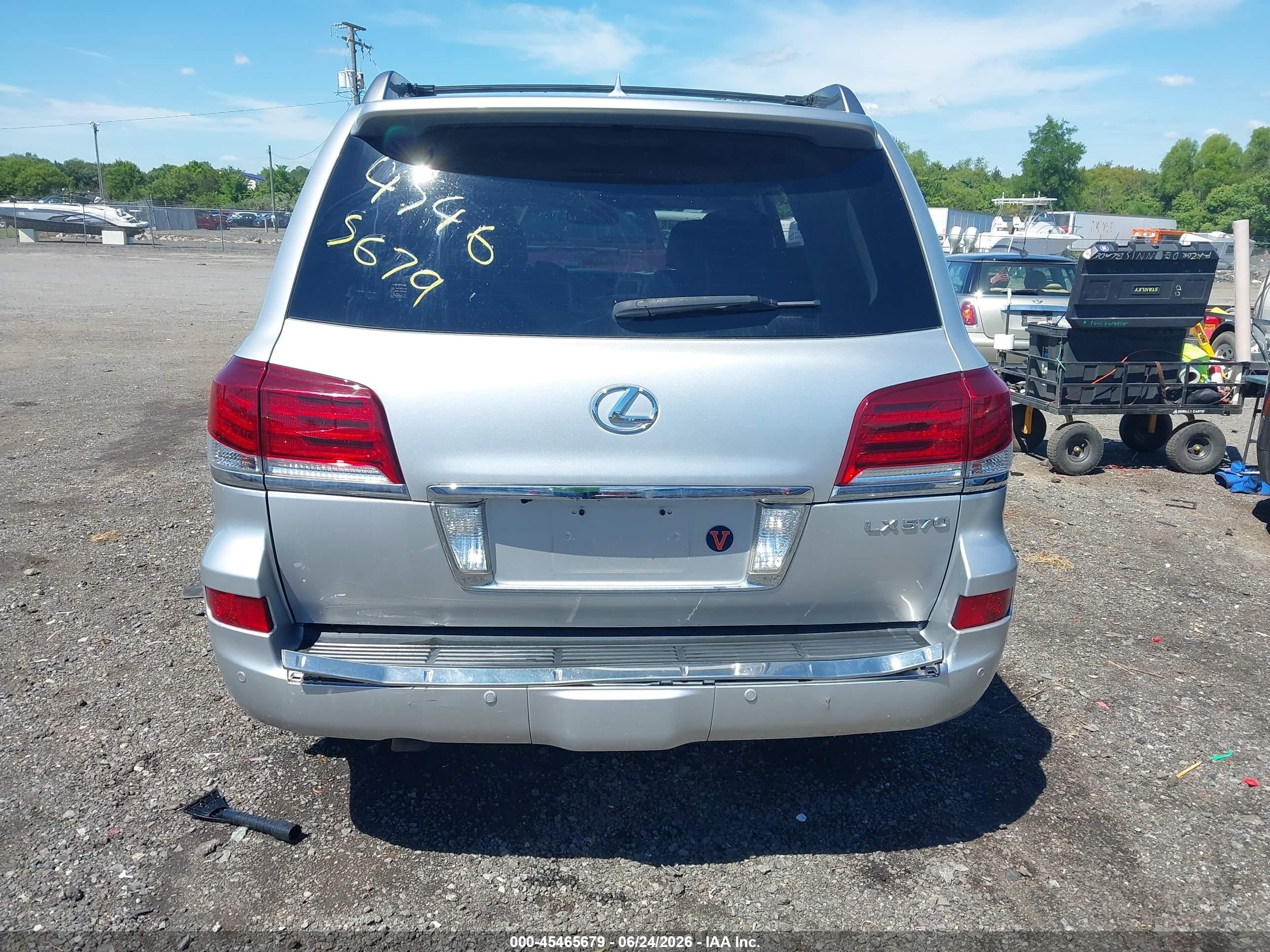 2013 Lexus Lx 570   Silver vin: JTJHY7AX4D4089213