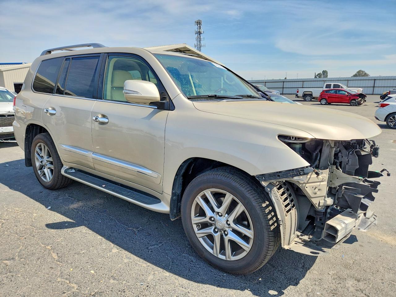 2013 Lexus Lx 570 Base Tan vin: JTJHY7AX5D4119884