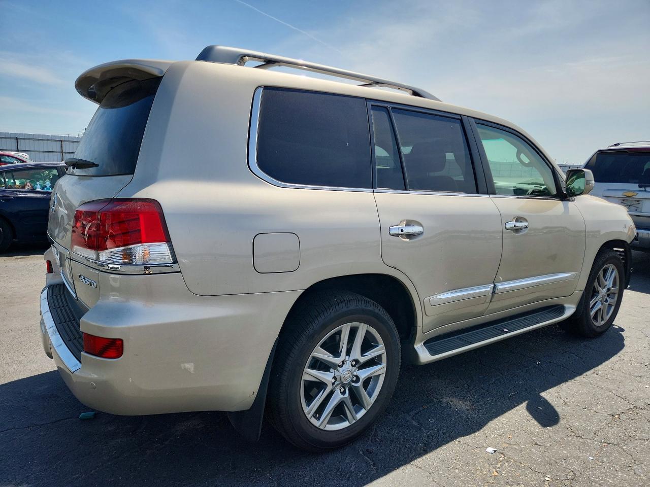 2013 Lexus Lx 570 Base Tan vin: JTJHY7AX5D4119884