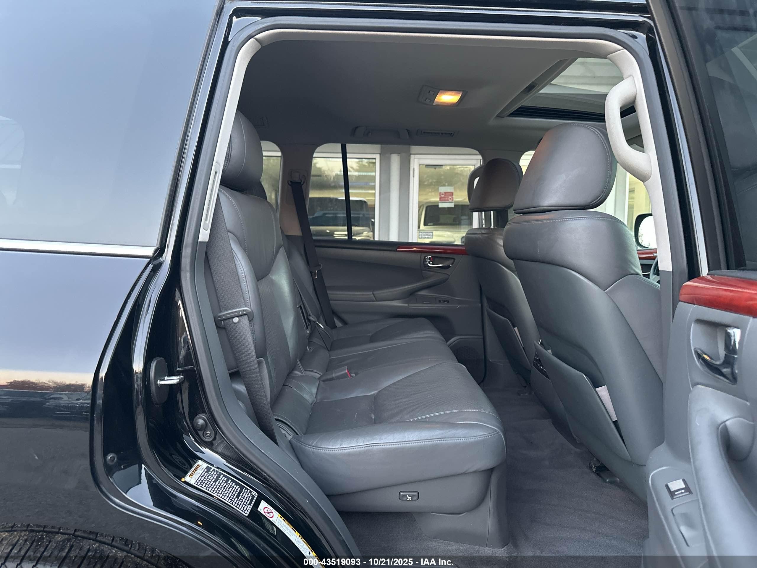 2010 Lexus Lx 570   Black vin: JTJHY7AX6A4042972