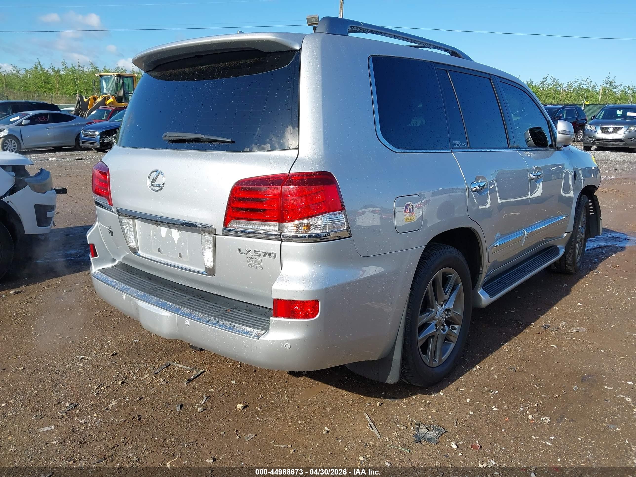2015 Lexus Lx 570   Silver vin: JTJHY7AX7F4180236