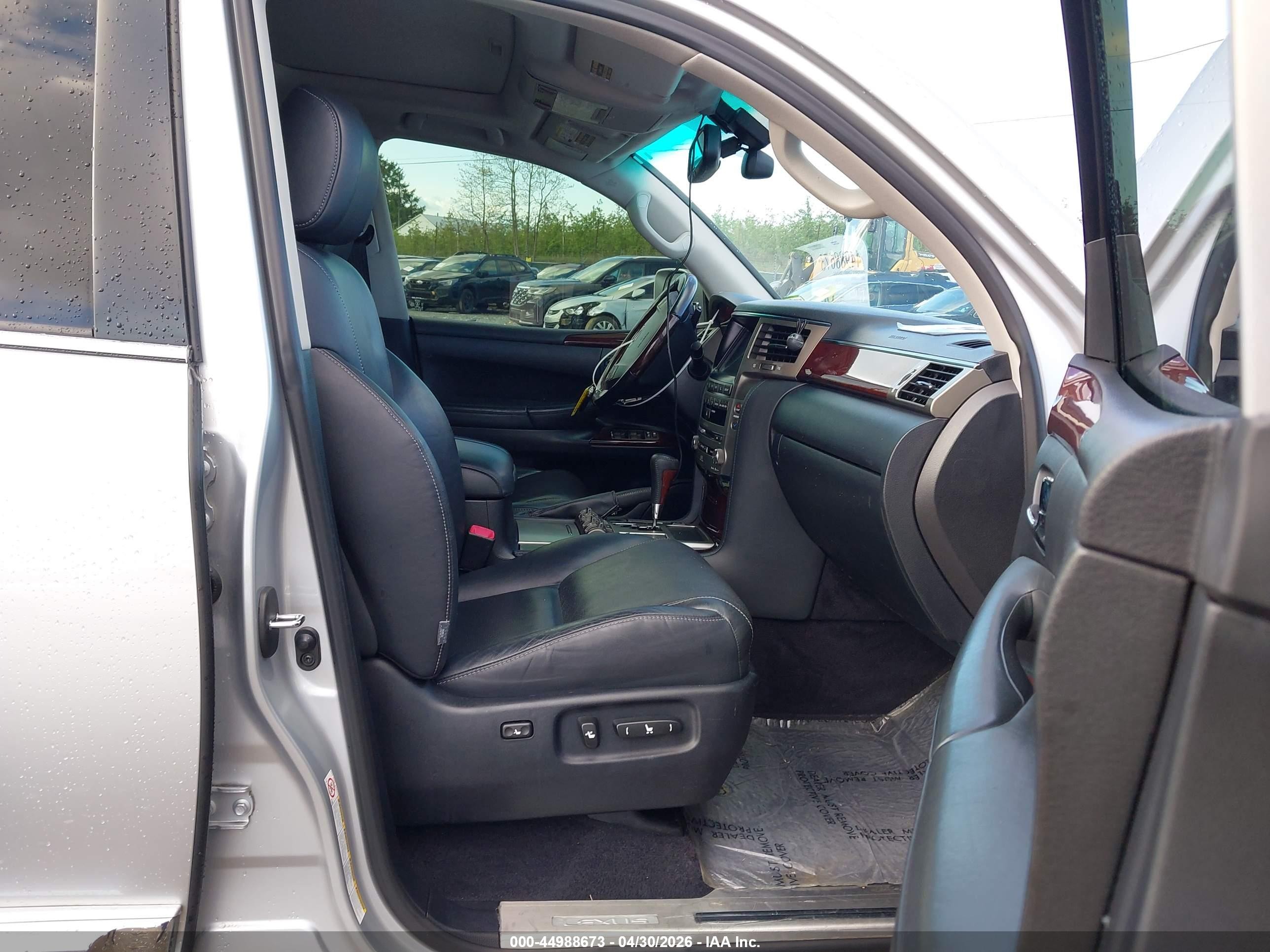 2015 Lexus Lx 570   Silver vin: JTJHY7AX7F4180236