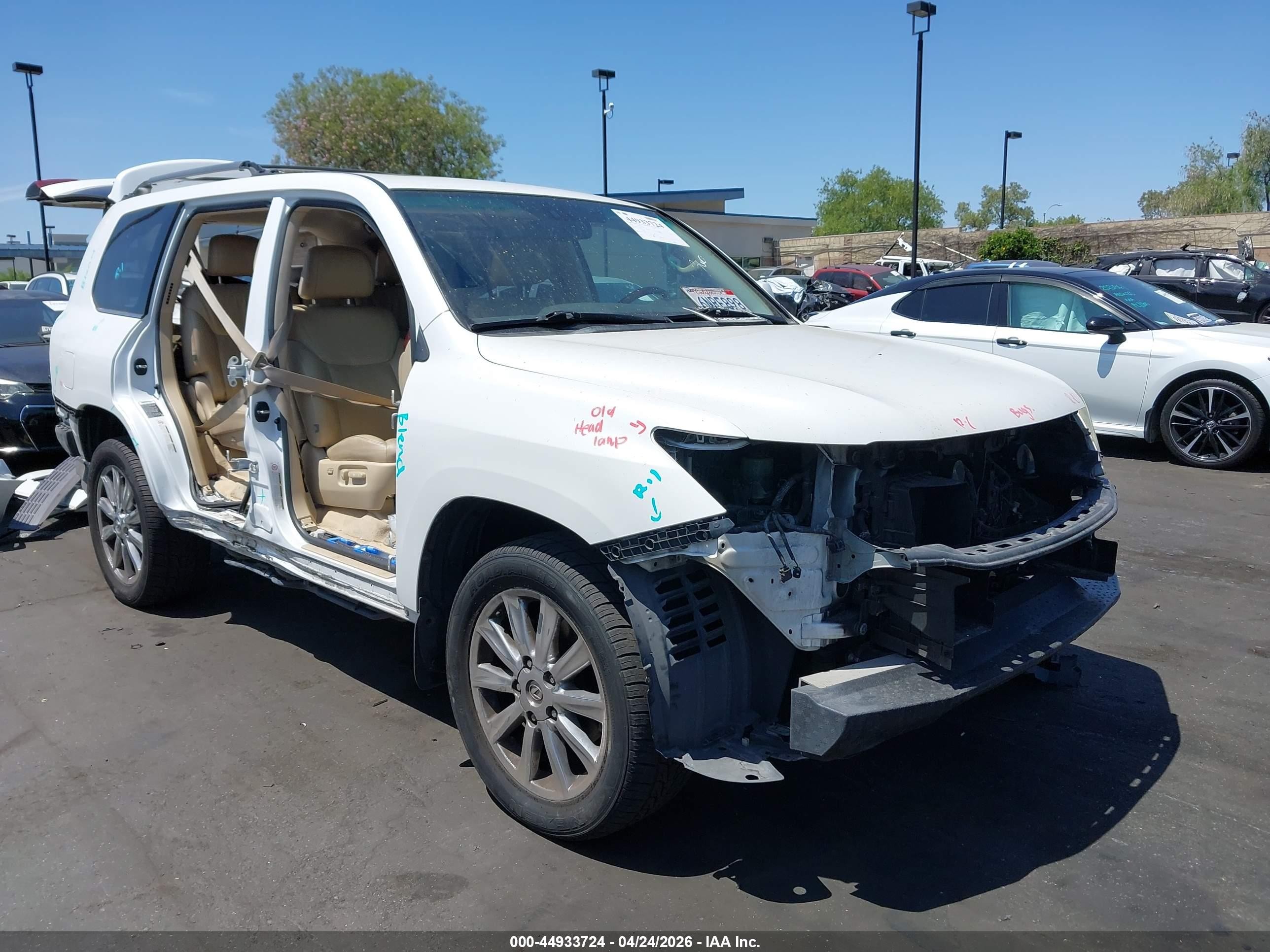 2010 Lexus Lx 570   White vin: JTJHY7AX8A4052497