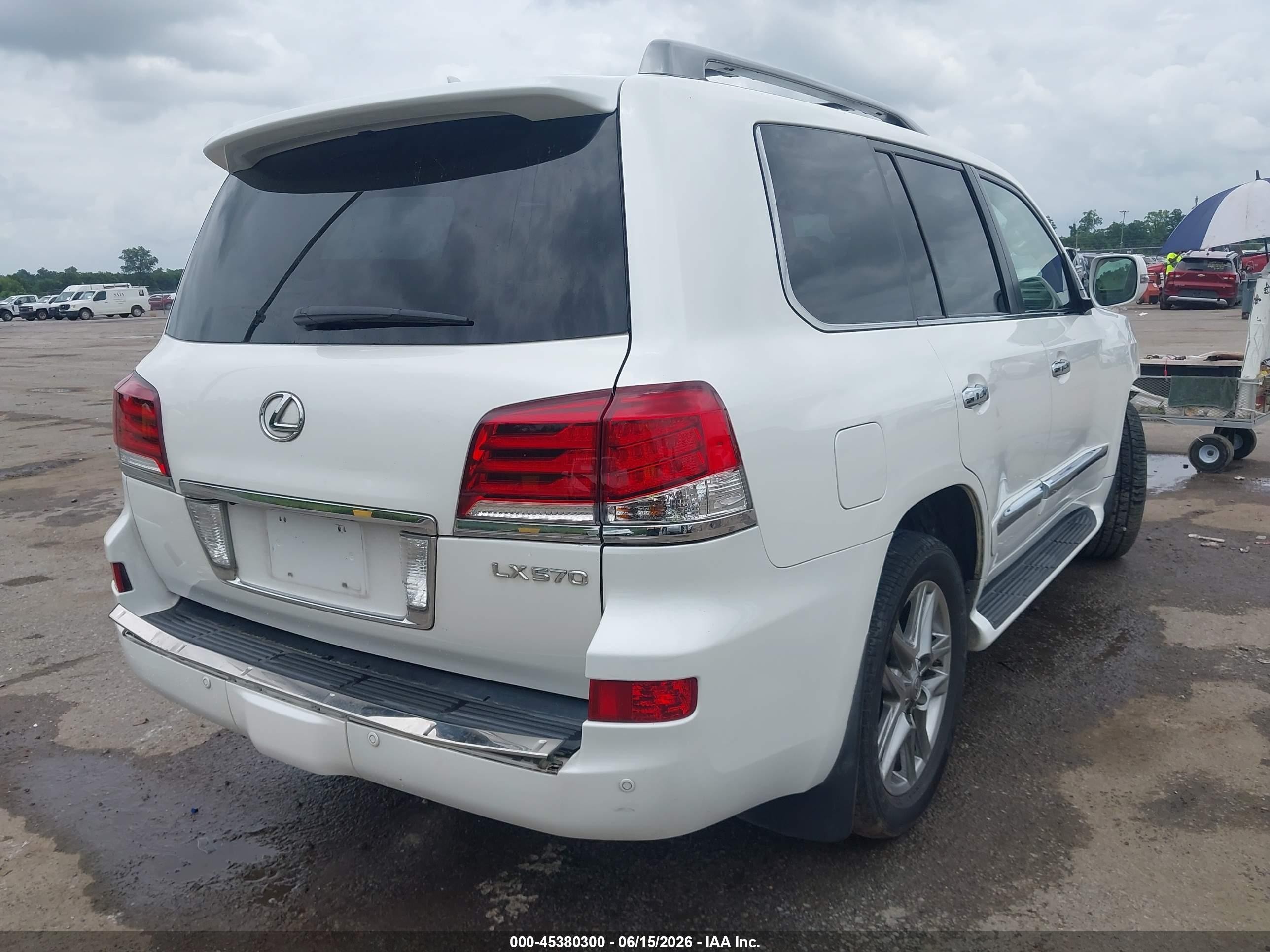 2015 Lexus Lx 570   White vin: JTJHY7AX8F4164403