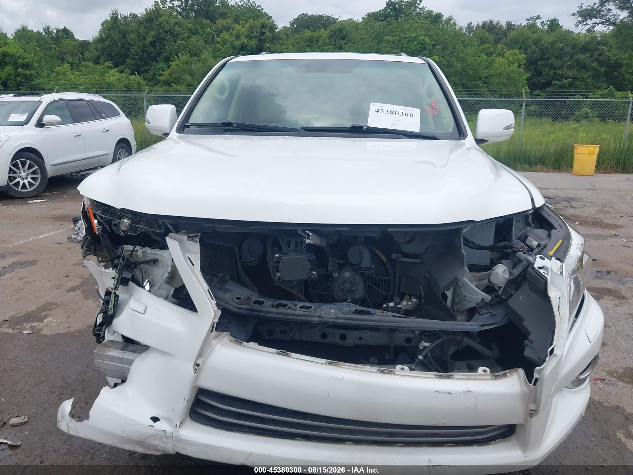 2015 Lexus Lx 570   White vin: JTJHY7AX8F4164403