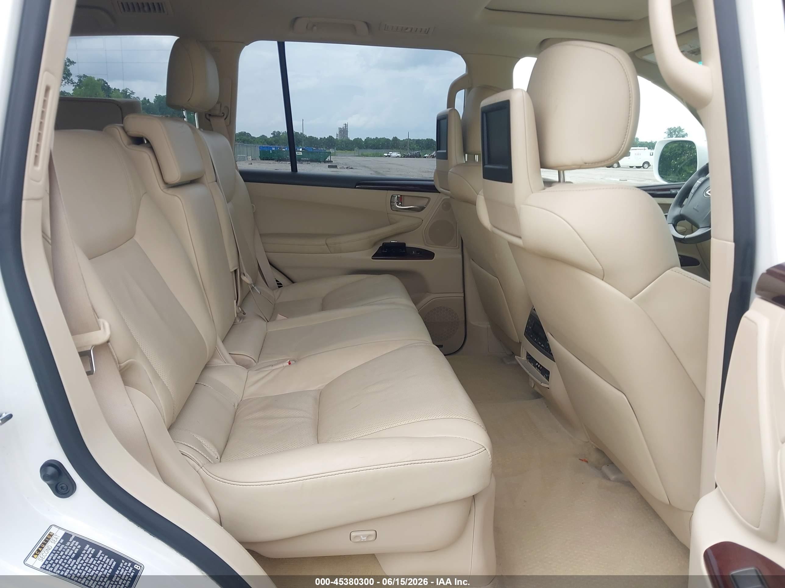 2015 Lexus Lx 570   White vin: JTJHY7AX8F4164403