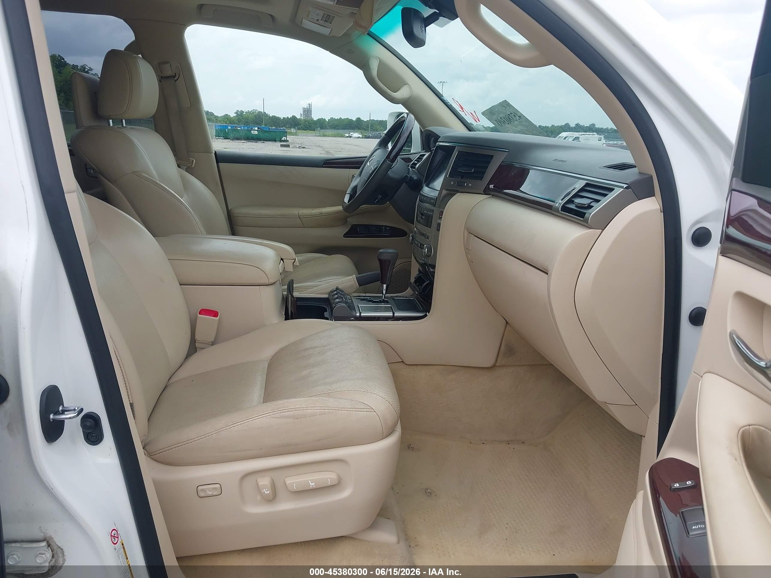 2015 Lexus Lx 570   White vin: JTJHY7AX8F4164403