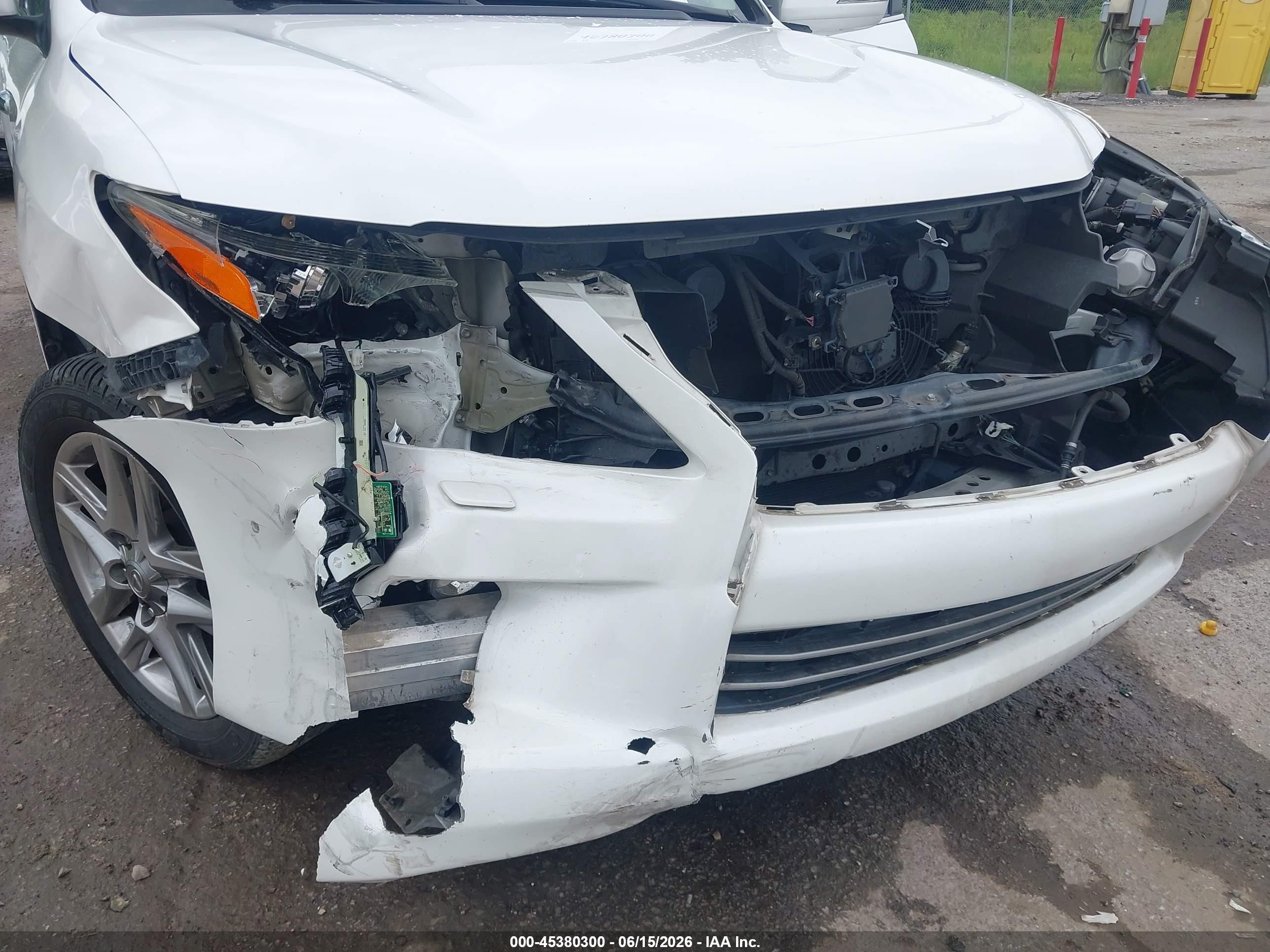 2015 Lexus Lx 570   White vin: JTJHY7AX8F4164403
