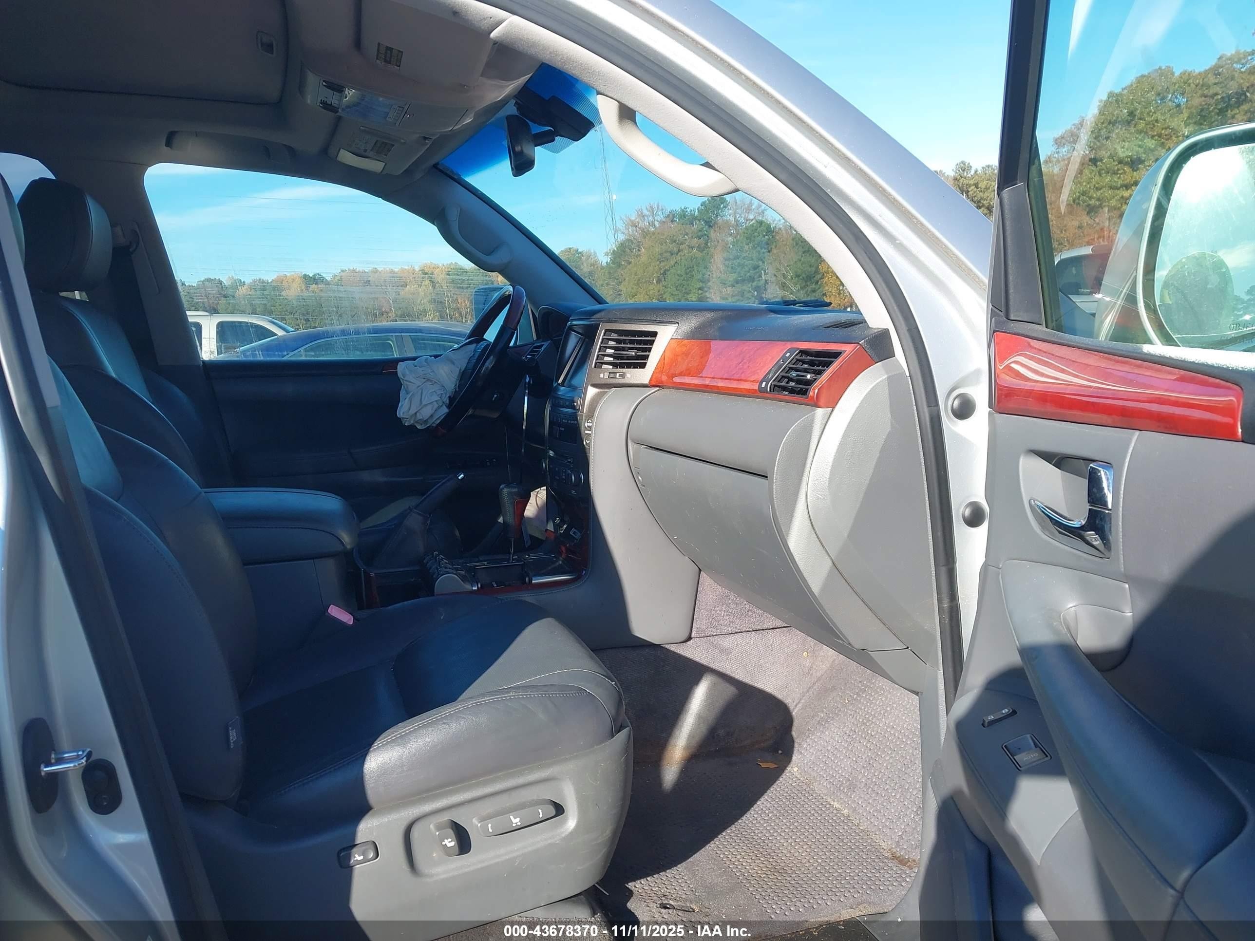 2010 Lexus Lx 570   Silver vin: JTJHY7AX9A4038334