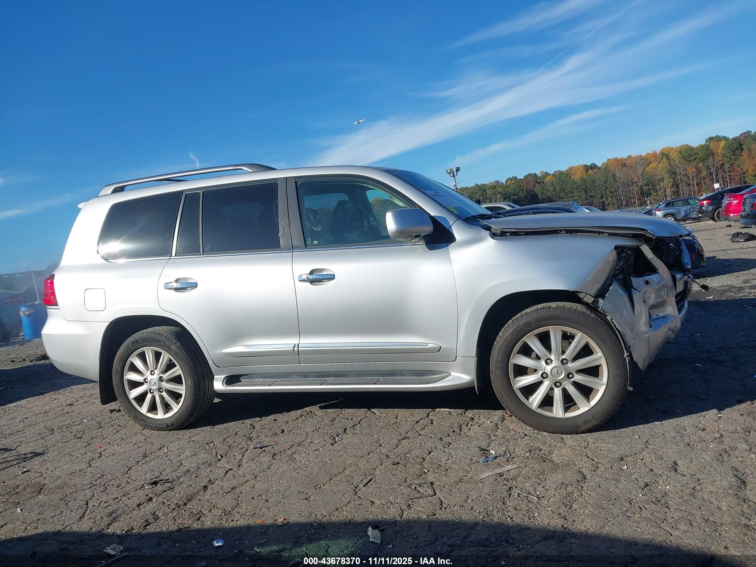 2010 Lexus Lx 570   Silver vin: JTJHY7AX9A4038334