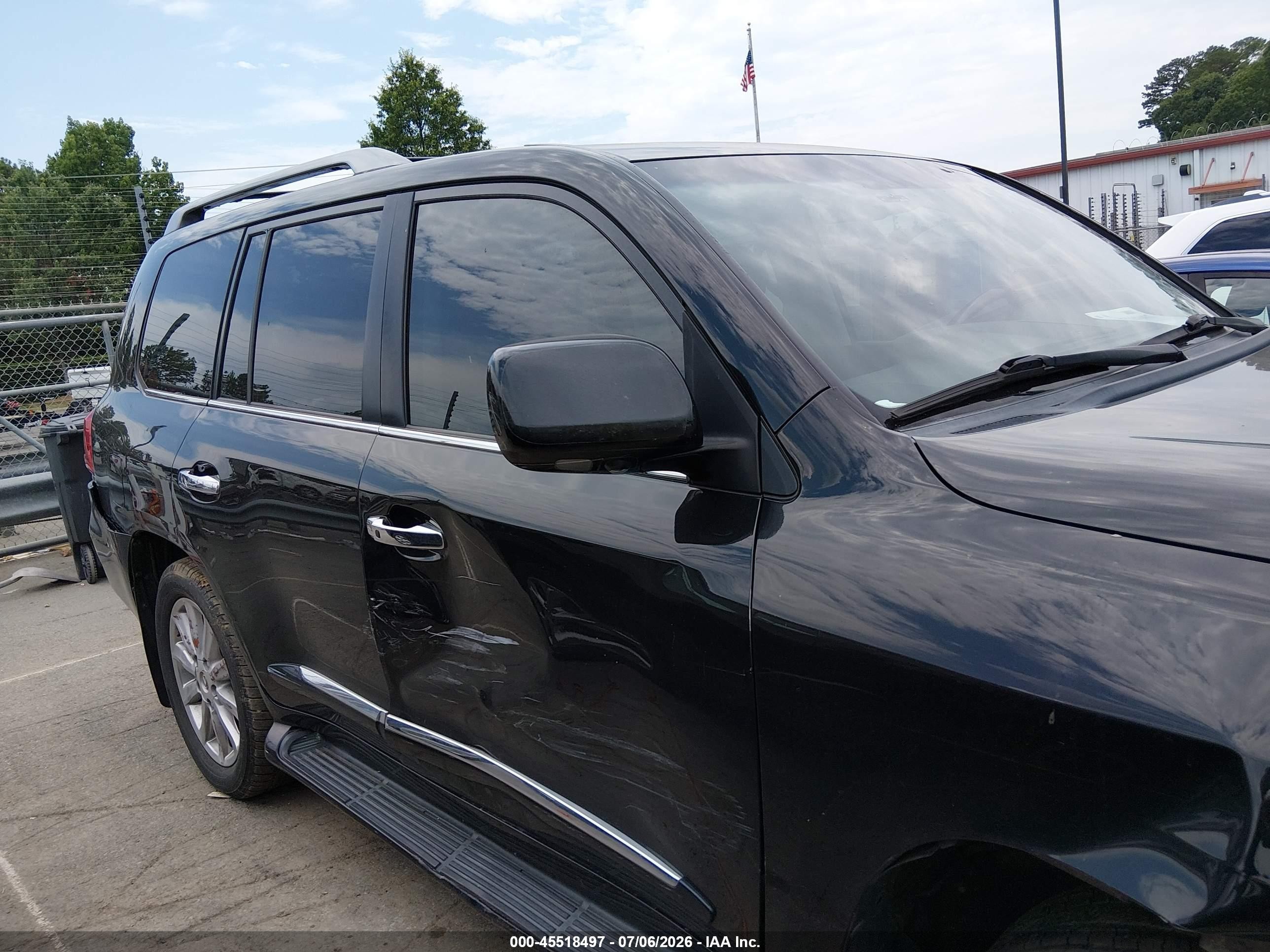 2011 Lexus Lx 570   Black vin: JTJHY7AX9B4083291