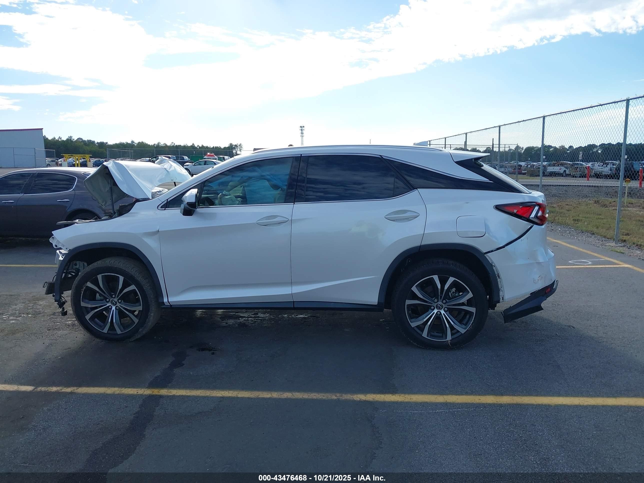 2022 Lexus Rx 350   White vin: JTJHZMDA4N2058060