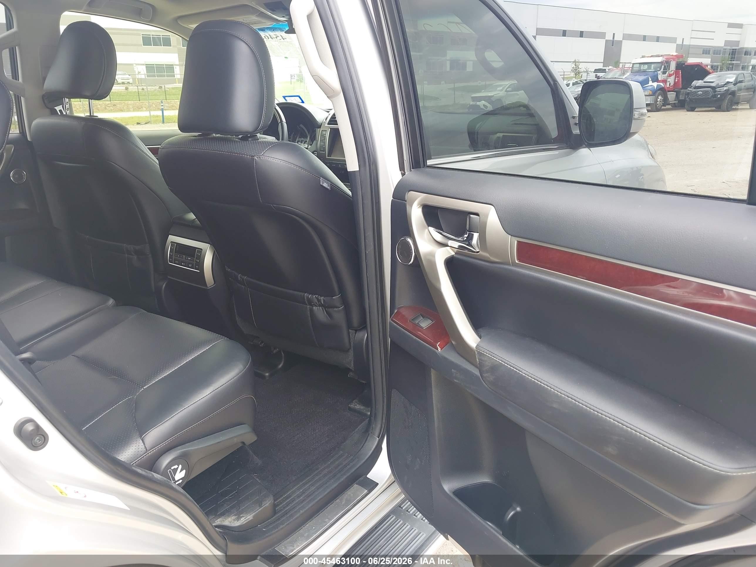2014 Lexus Gx 460 Luxury Silver vin: JTJJM7FX1E5077649