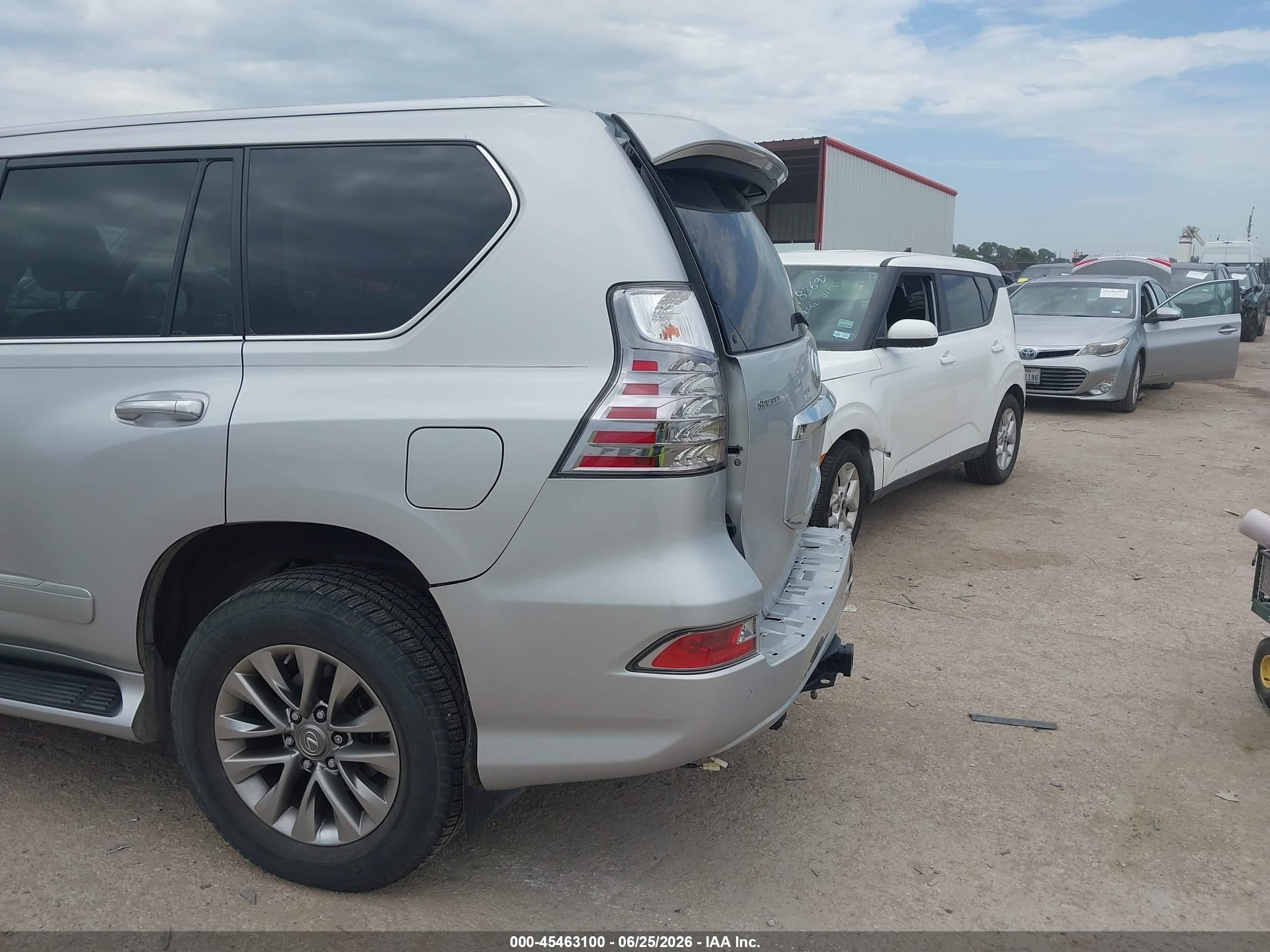 2014 Lexus Gx 460 Luxury Silver vin: JTJJM7FX1E5077649