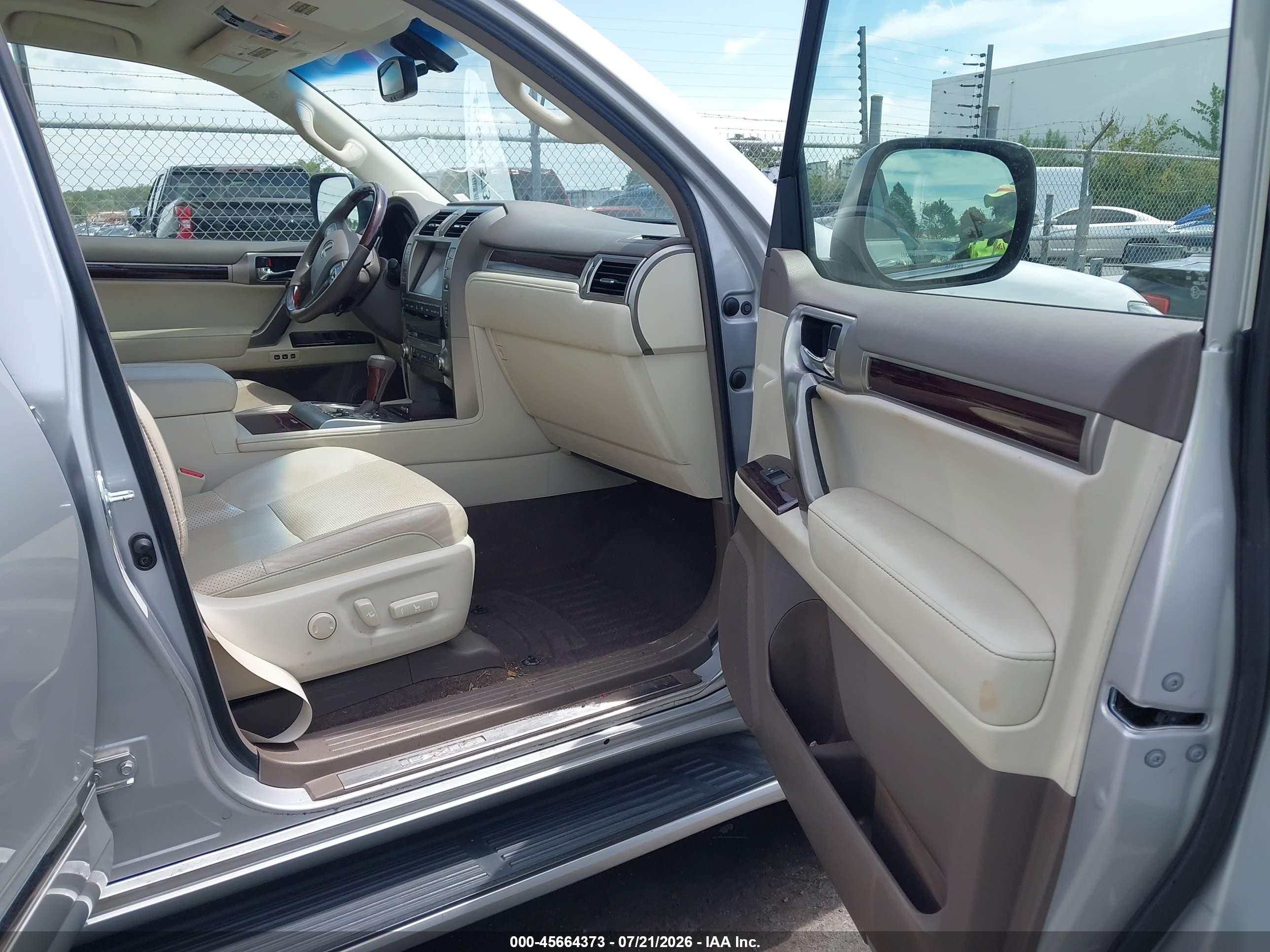 2014 Lexus Gx 460 Luxury Серебряный vin: JTJJM7FX3E5072016