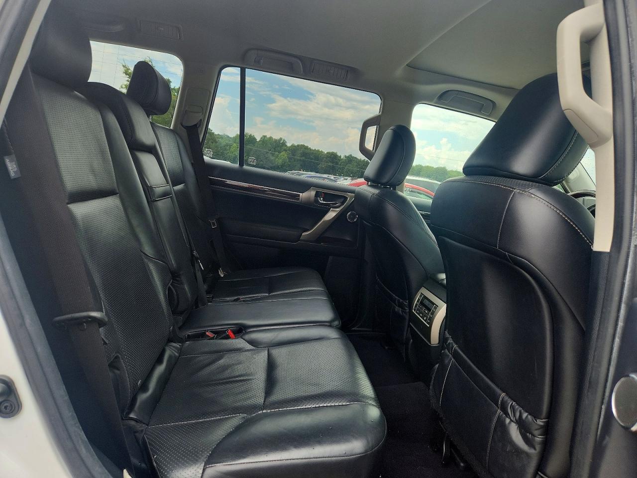 2015 Lexus Gx 460 Premium Белый vin: JTJJM7FX4F5097329