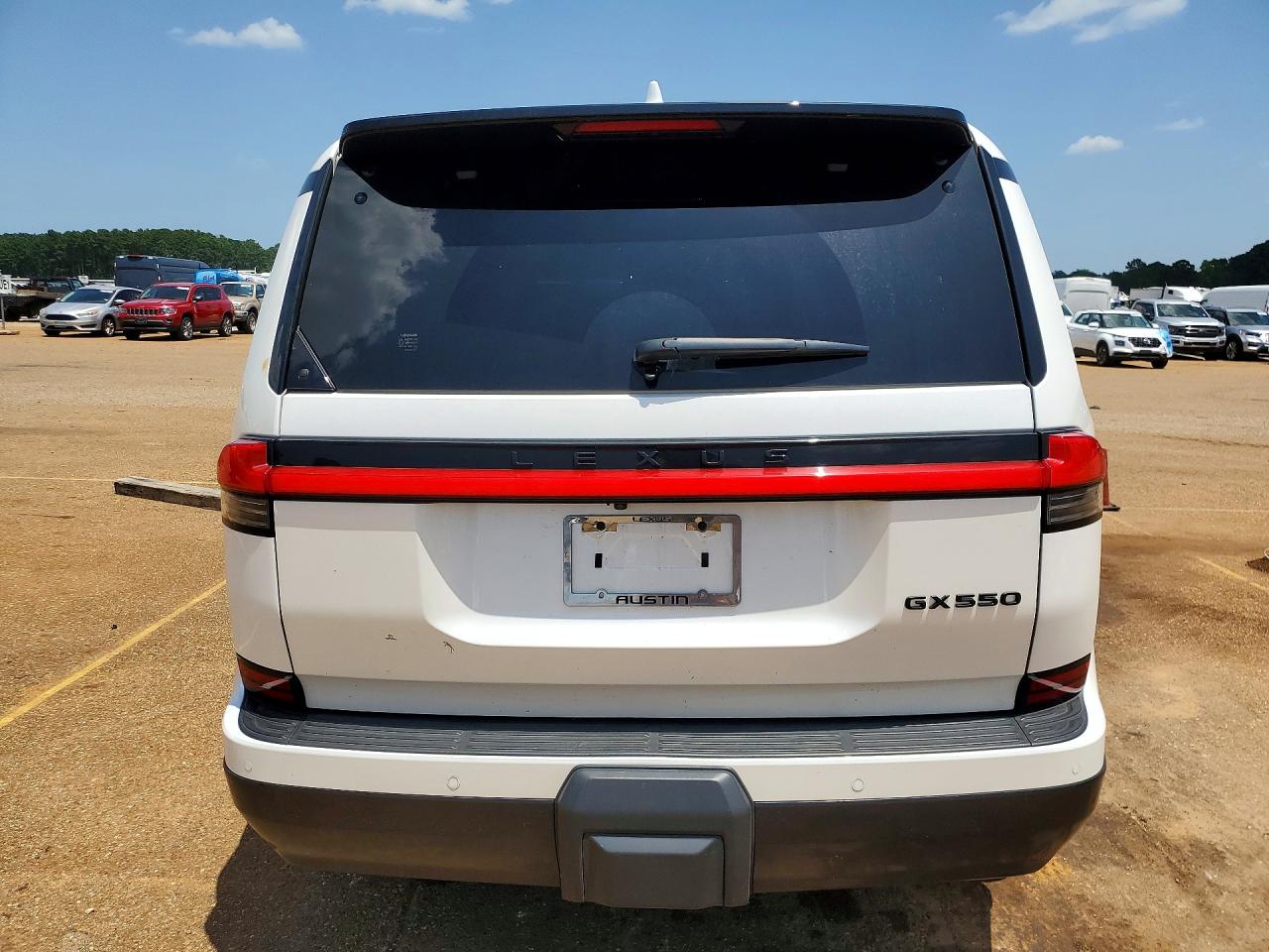 2024 Lexus Gx 550 Premium+ White vin: JTJTBCDX9R5014606
