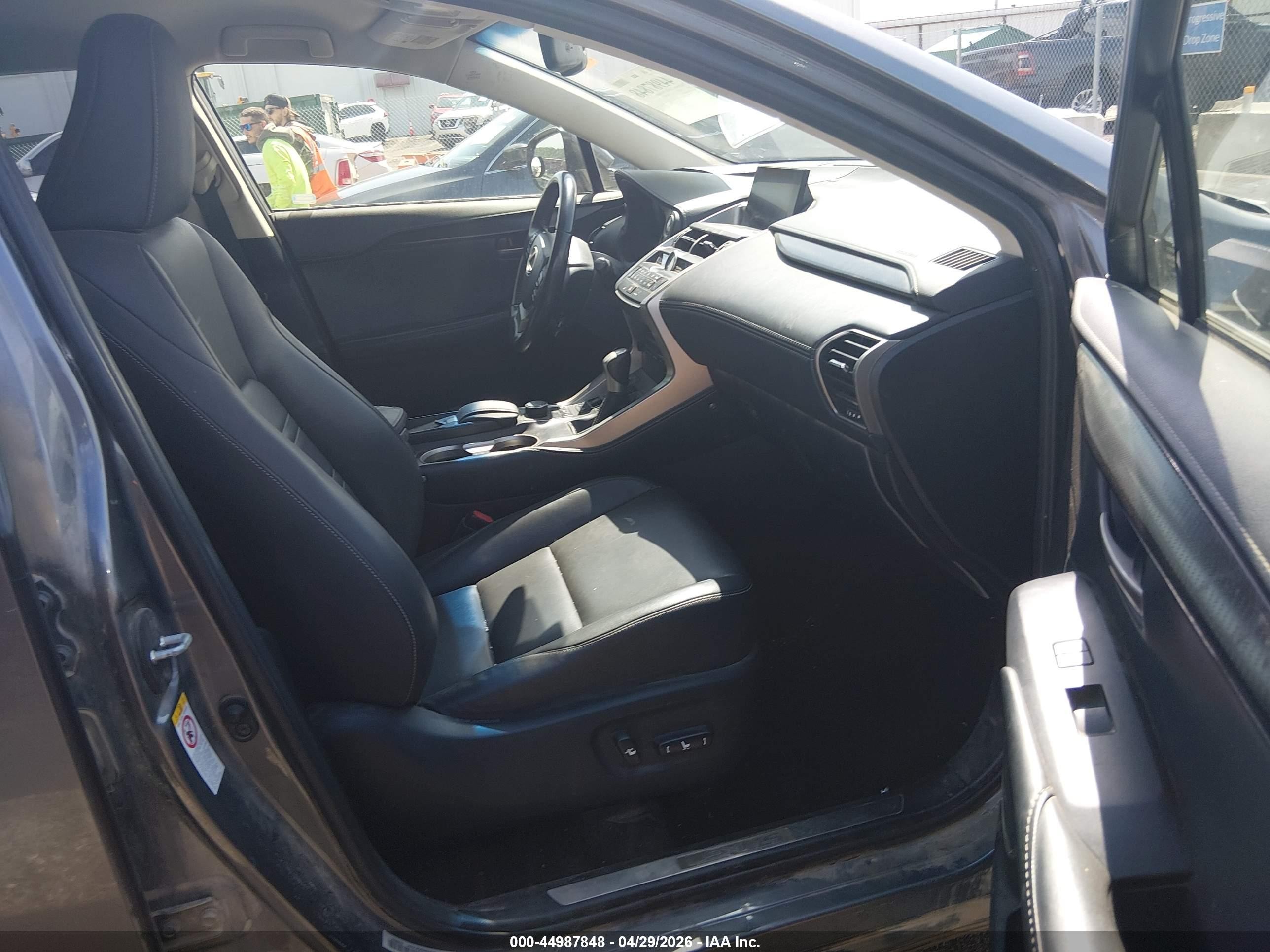 2015 Lexus Nx 200t   Серый vin: JTJYARBZ0F2001692