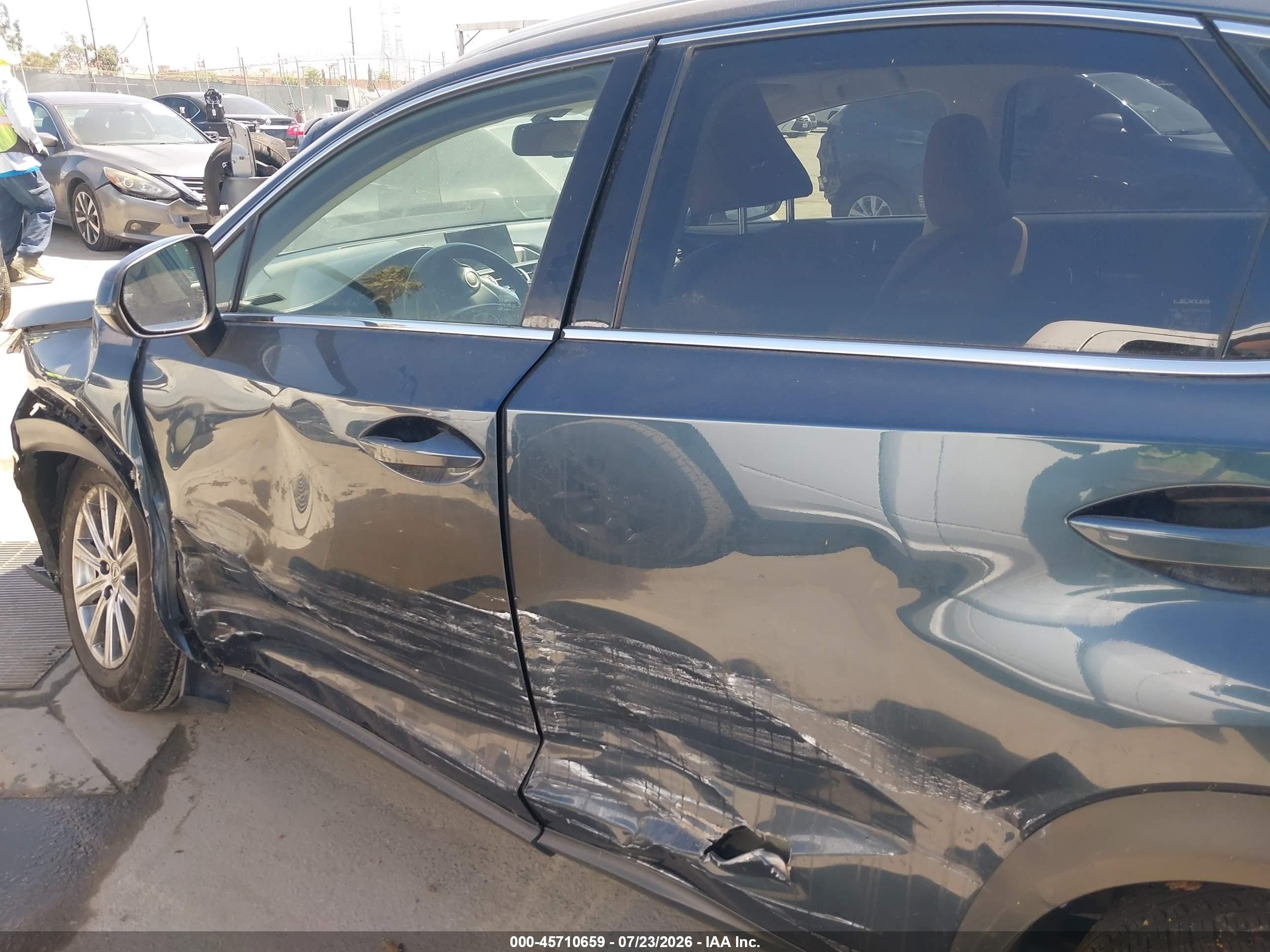 2015 Lexus Nx 200t   Синий vin: JTJYARBZ0F2015642