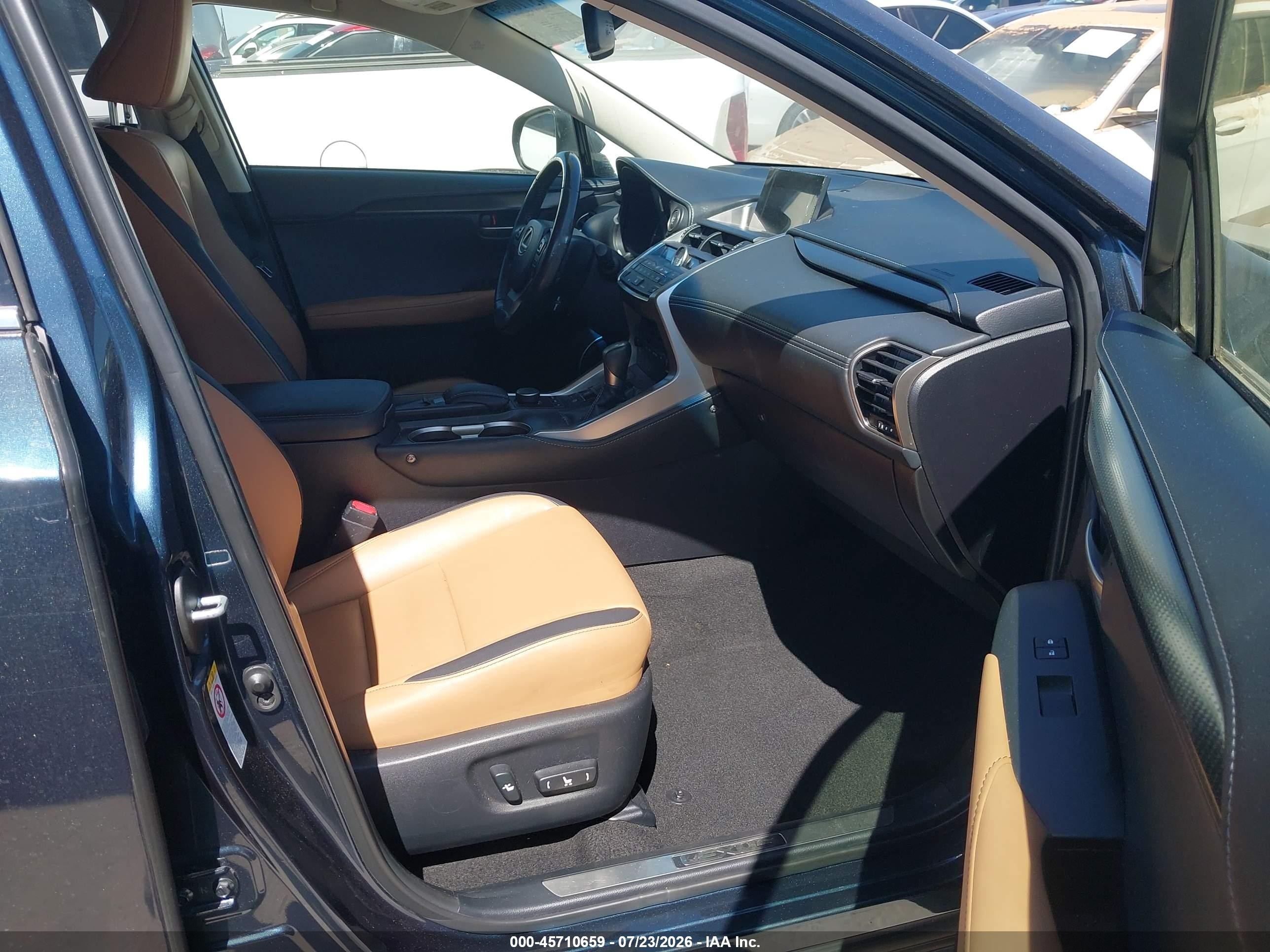 2015 Lexus Nx 200t   Синий vin: JTJYARBZ0F2015642