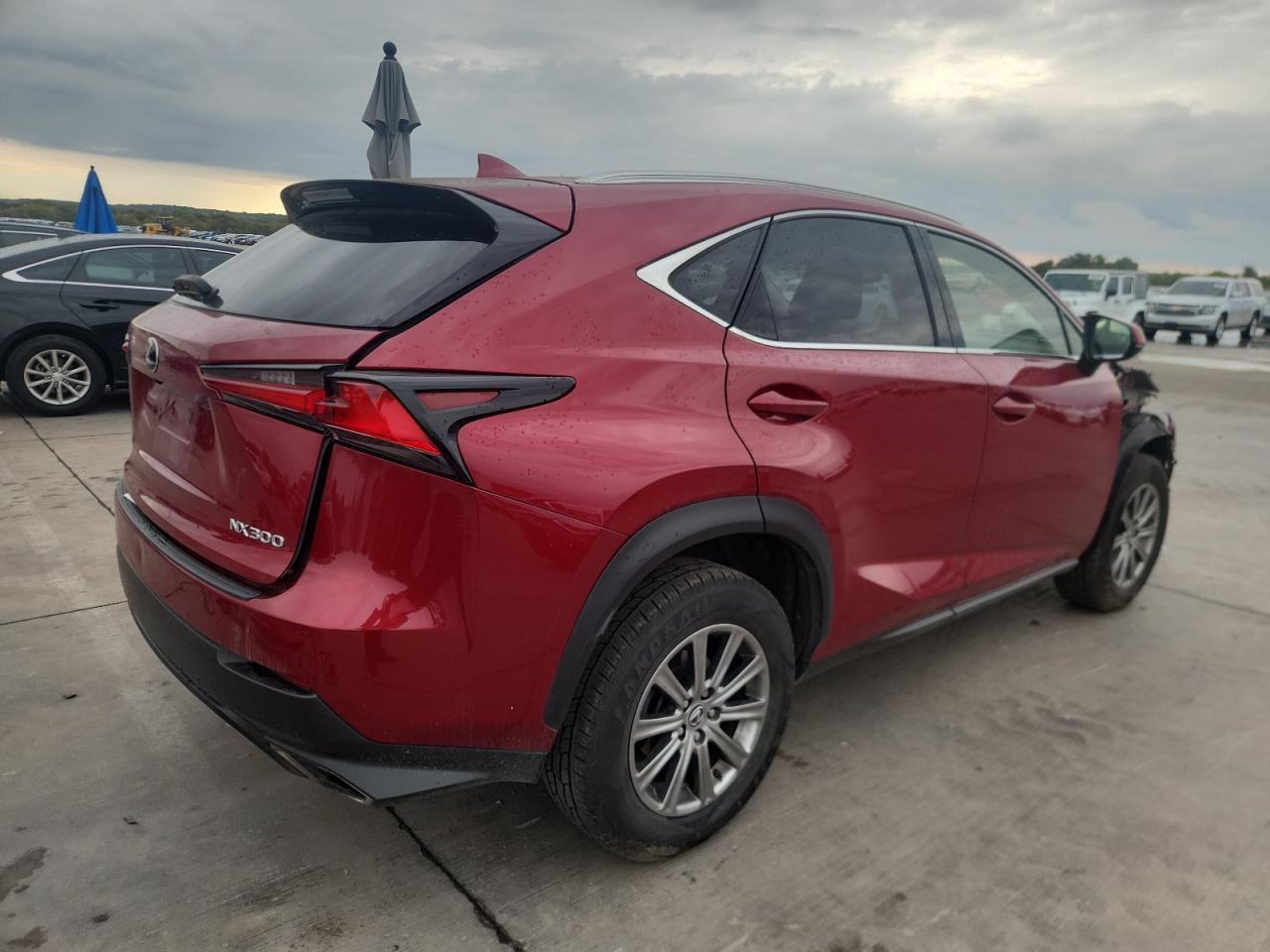 2018 Lexus Nx 300 Base Красный vin: JTJYARBZ0J2090060