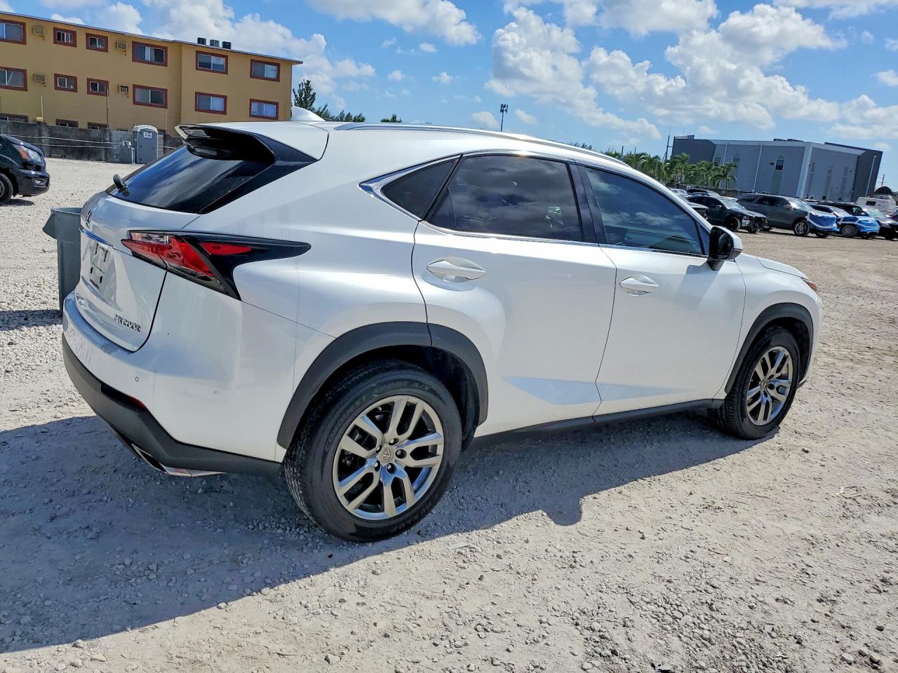 2015 Lexus Nx 200t White vin: JTJYARBZ2F2007297